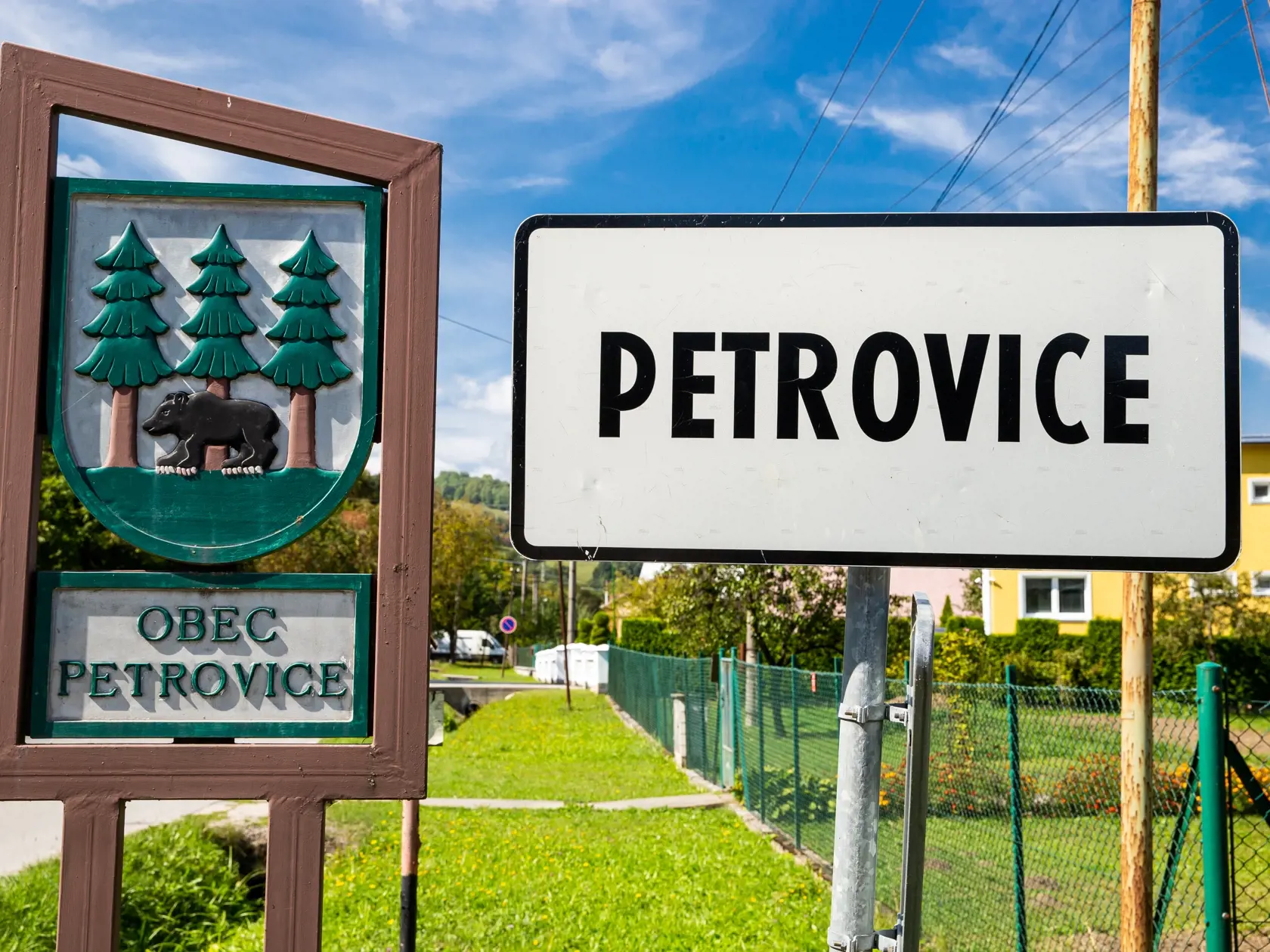 Pád malého športového lietadla v obci Petrovice.