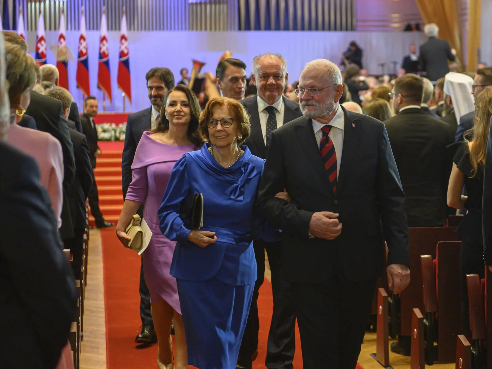 Na snímke v popredí bývalý prezident SR Ivan Gašparovič, jeho manželka Silvia Gašparovičová, za ním bývalý prezident SR Andrej Kiska a jeho manželka Martina Kisková na slávnostnej schôdzi Národnej rady SR pri príležitosti zloženia sľubu zvoleného prezidenta SR Petra Pellegriniho v priestoroch budovy Slovenskej filharmónie 15. júna 2024 v Bratislave. FOTO TASR - Michal Svítok 