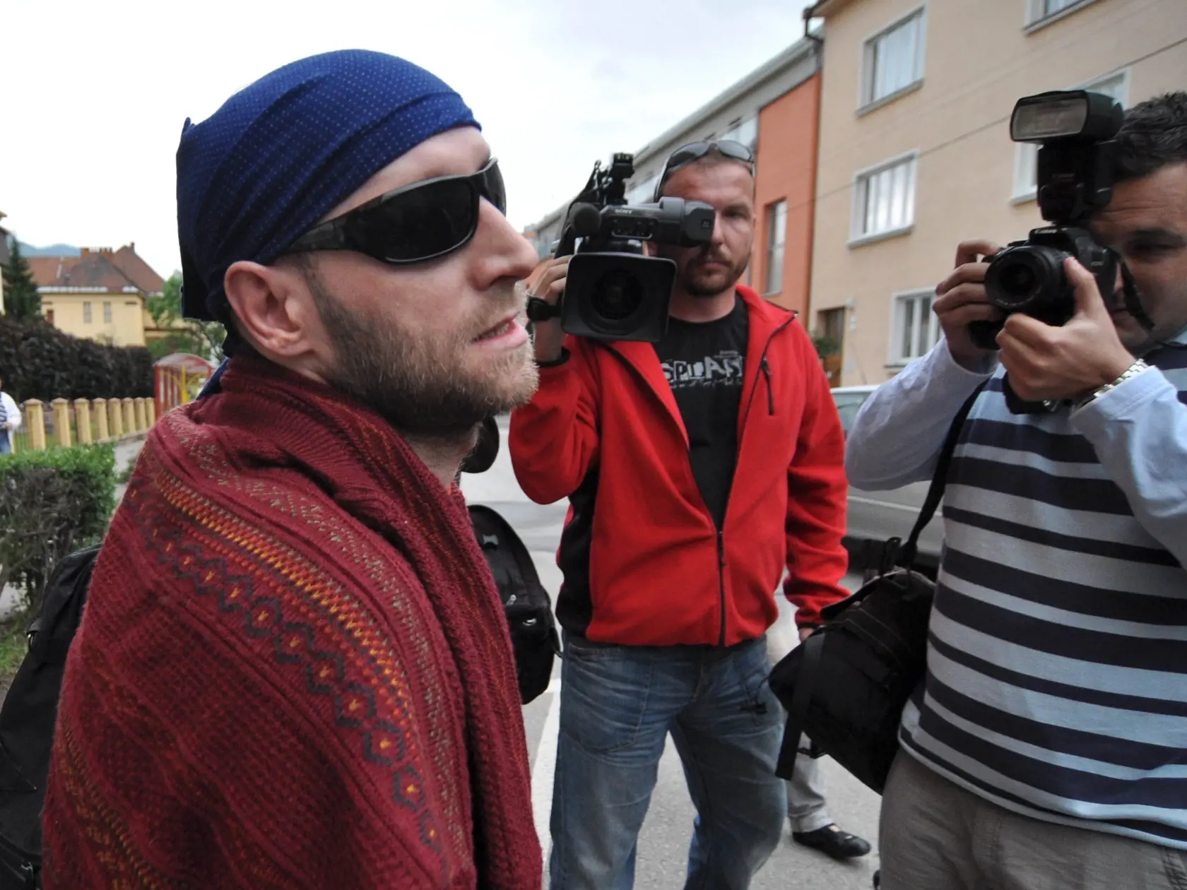 Po 17 rokoch strávených za mrežami  opustil v utorok 23. júna 2009 brány ružomberského väzenia Václav Fedák ako prvý zo šiestich žijúcich odsúdených väzňov, ktorí si odpykávajú trest za krvavý masaker piatich dozorcov a útek z Leopoldova.