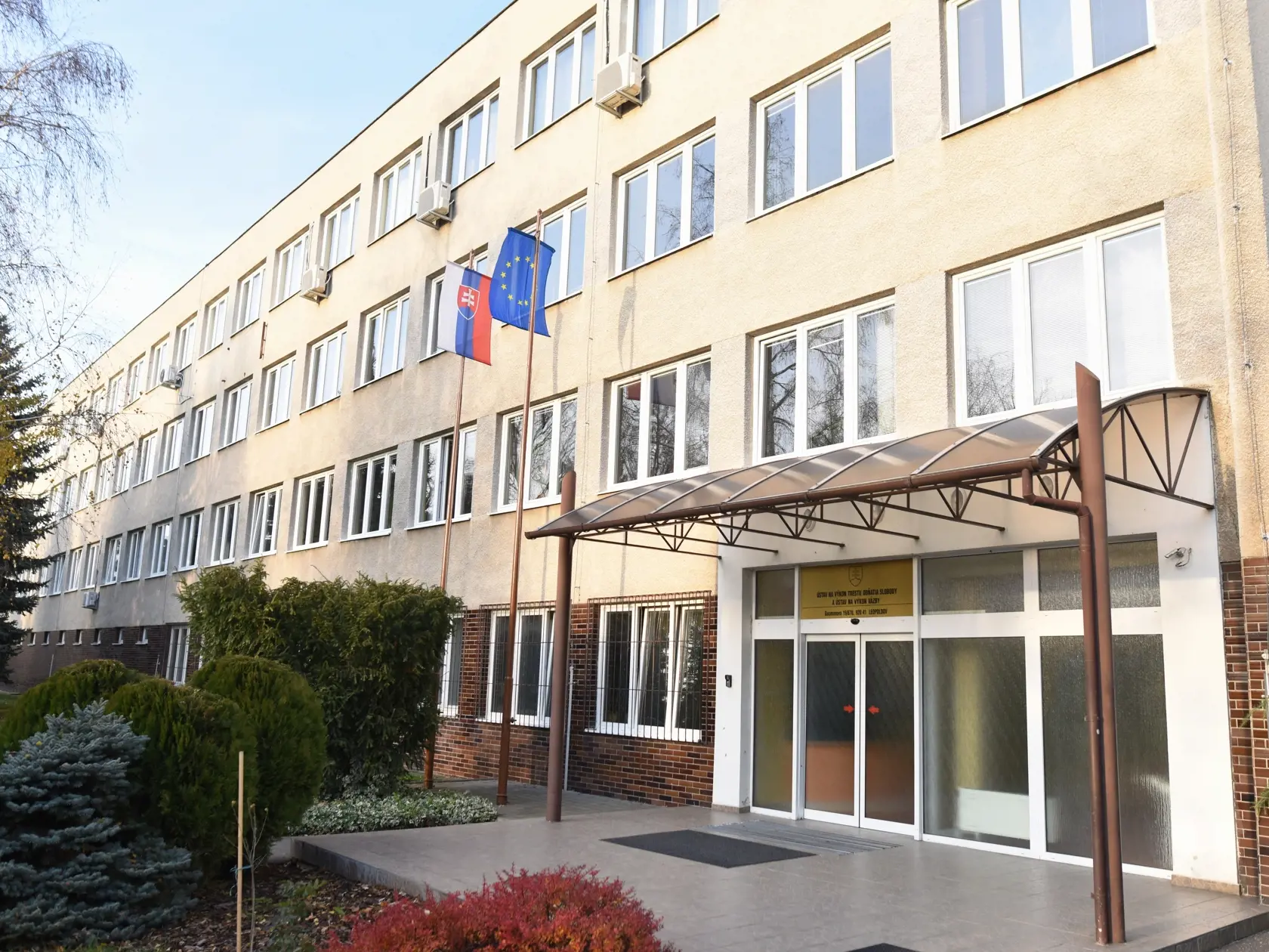 Pietna spomienka na príslušníkov väzenskej stráže v roku 2016.