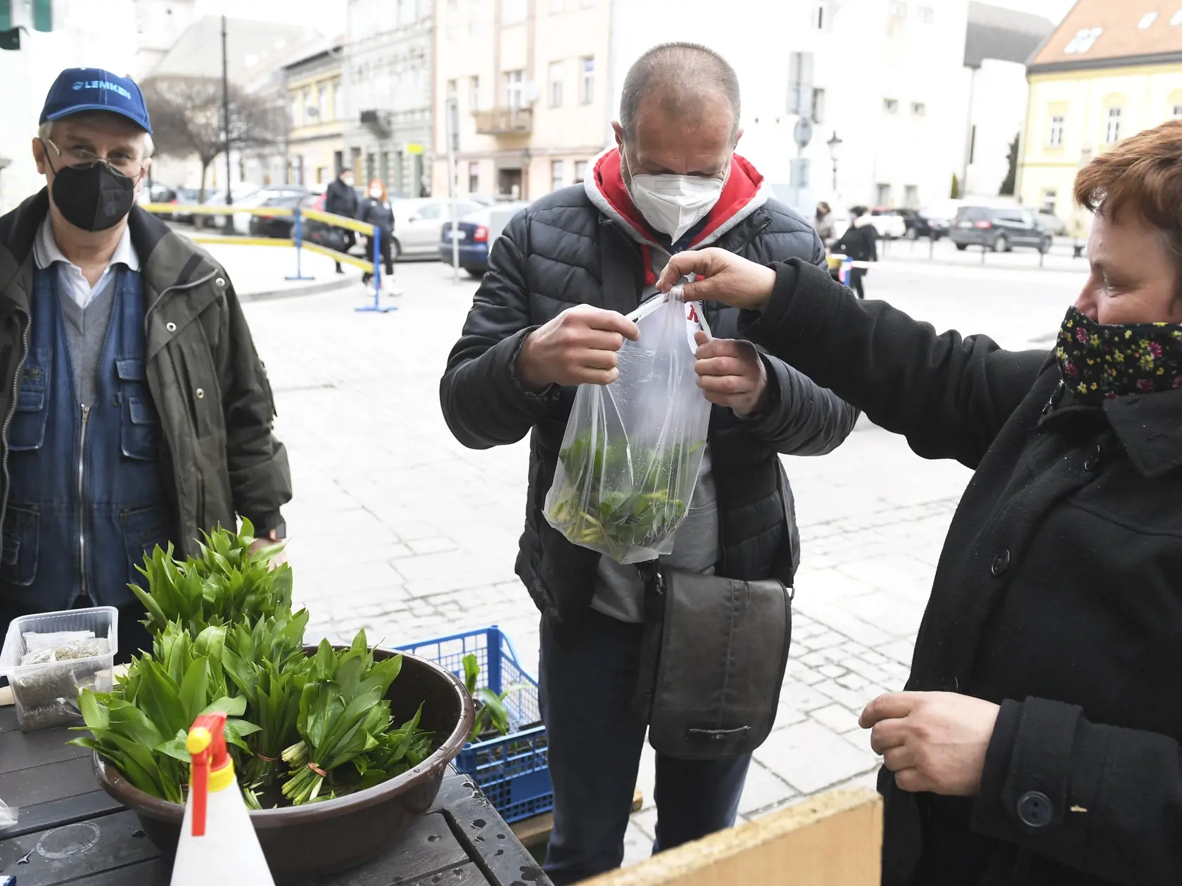 Veľkonočné desatoro odborníkov
7. Chráňme sa nosením rúšok aj vonku.