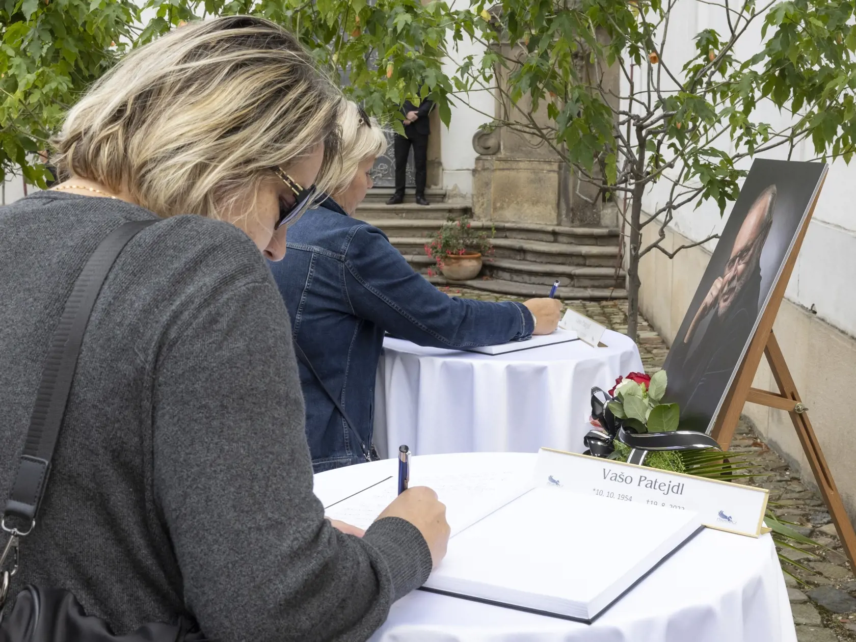 Posledná rozlúčka s hudobníkom a skladateľom Vašom Patejdlom, ktorý vo veku 68 rokov podľahol rakovine pankreasu.