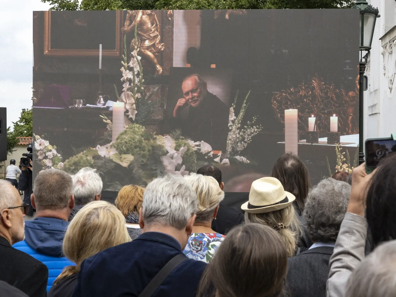 Posledná rozlúčka s hudobníkom a skladateľom Vašom Patejdlom, ktorý vo veku 68 rokov podľahol rakovine pankreasu.