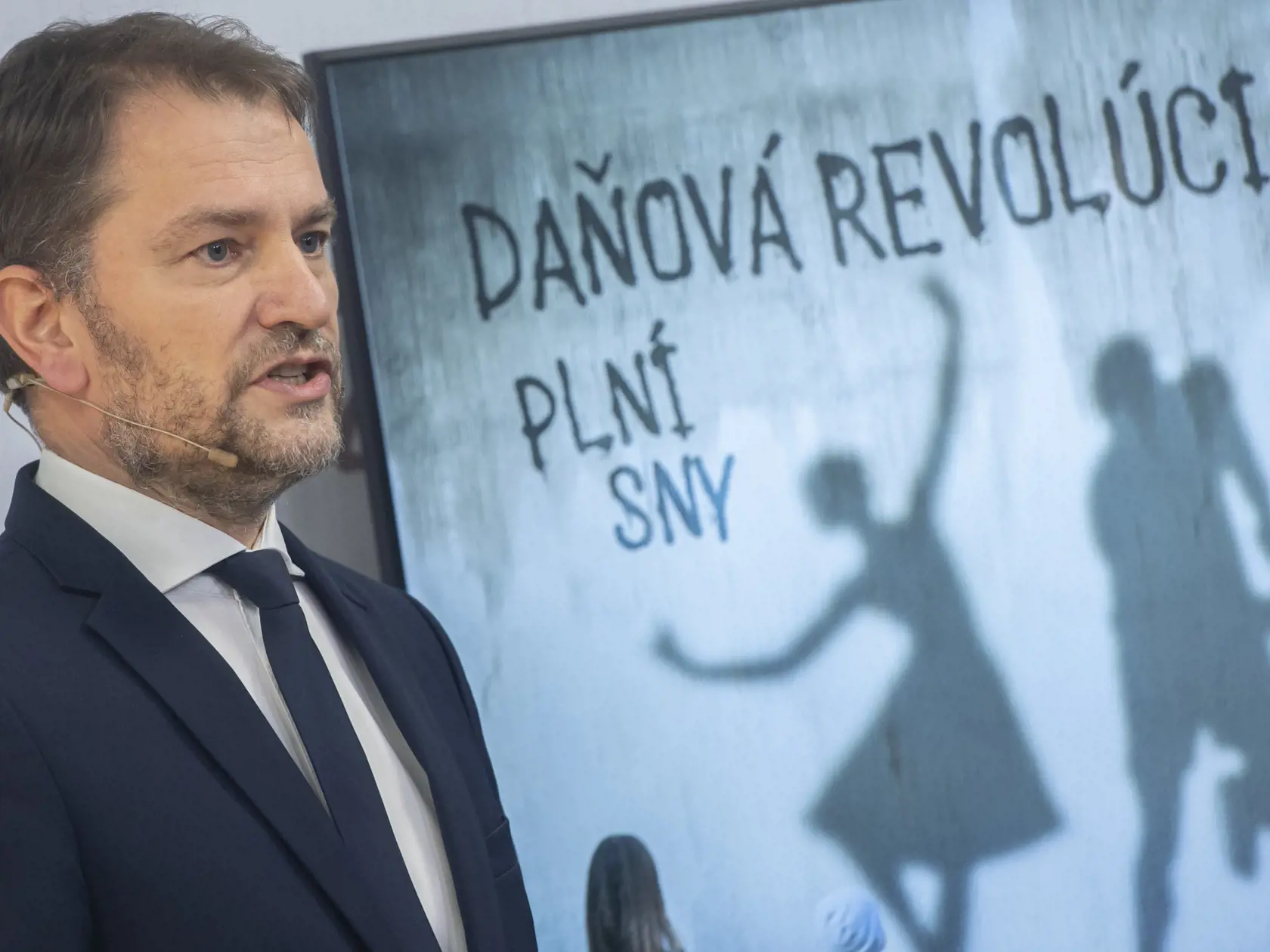 Na snímke podpredseda vlády a minister financií SR Igor Matovič počas brífingu s novinármi na tému: Daňová revolúcia: Zdaňovanie živnostníkov a reštauračný balík zmien 22. novembra 2021 v Bratislave. FOTO TASR - Martin Baumann