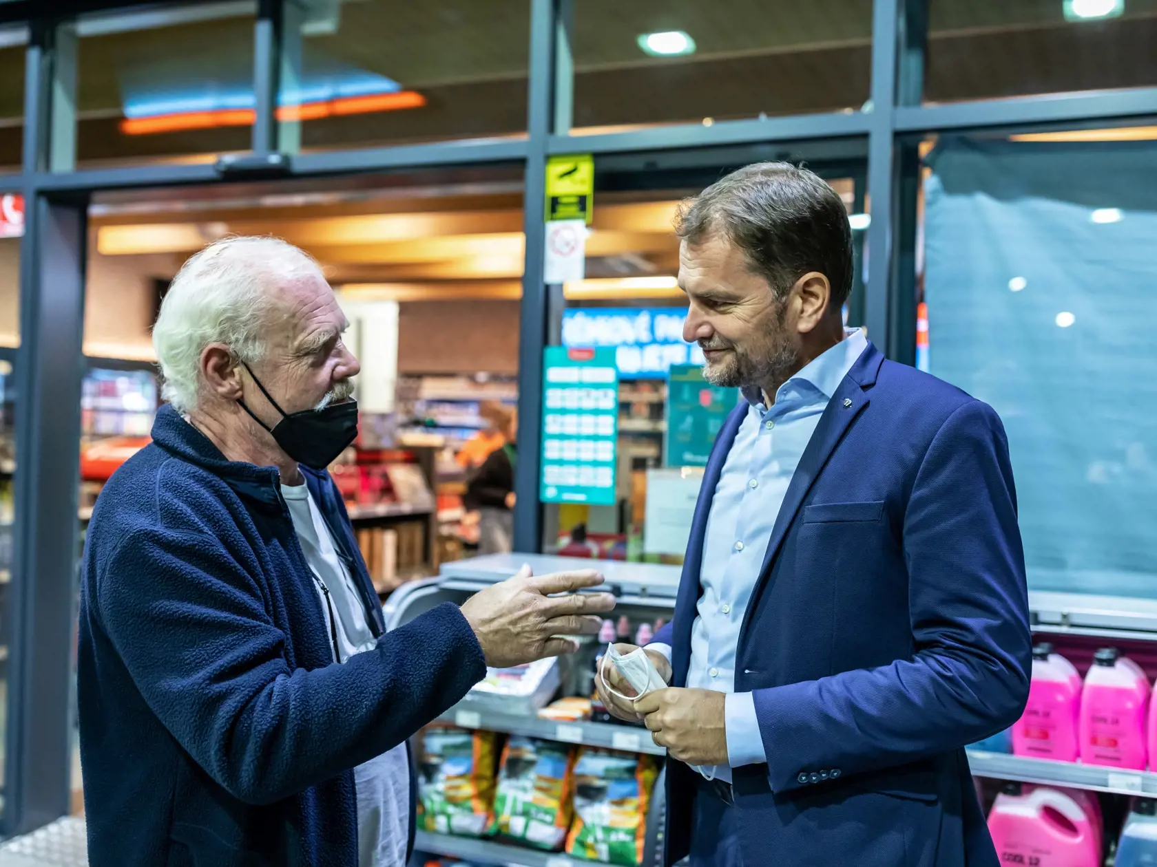 Na snímke je minister financii Igor Matovič počas natáčania slovenského seriálu Pumpa.