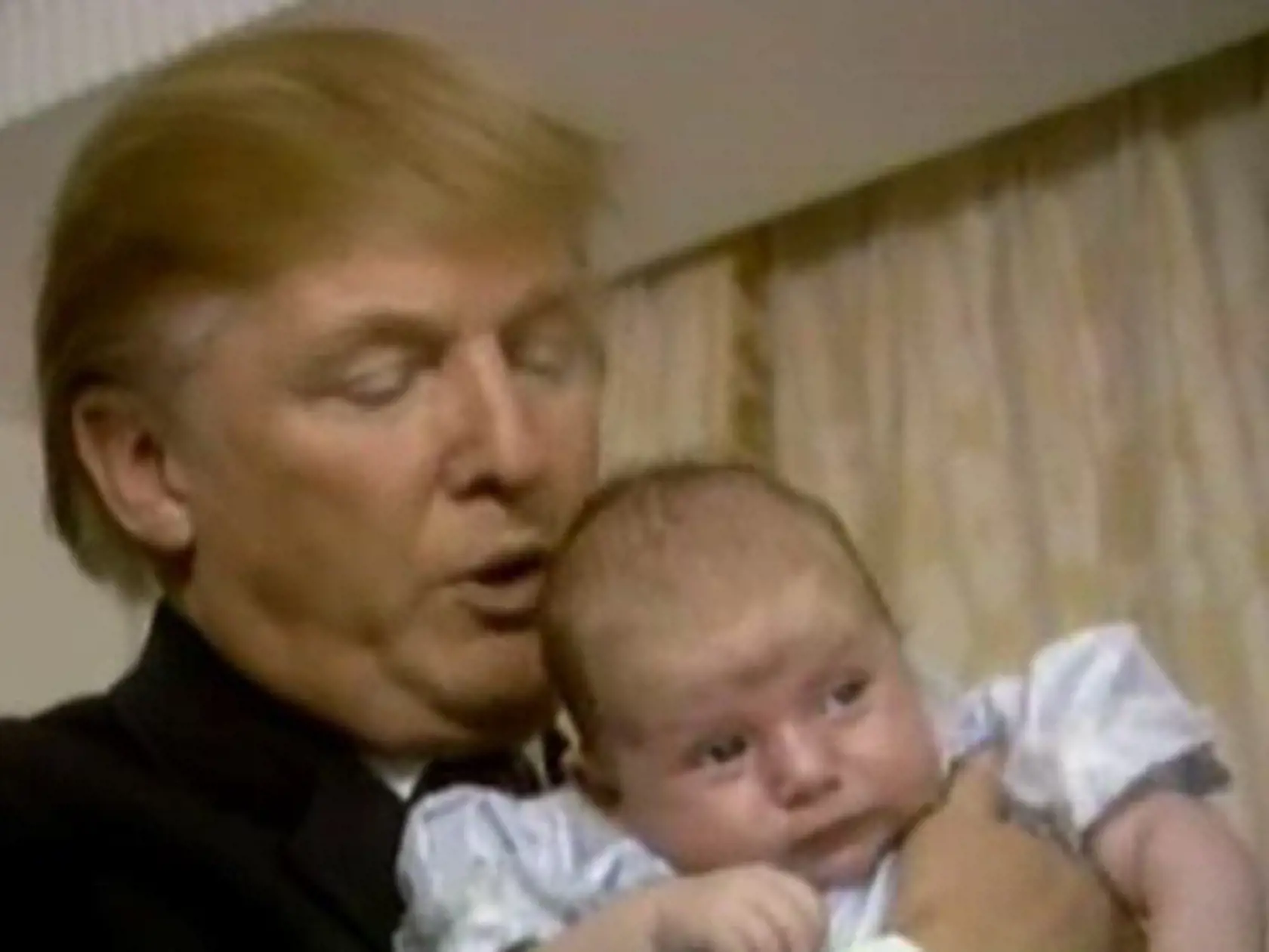Barron Trump ako bábätko.