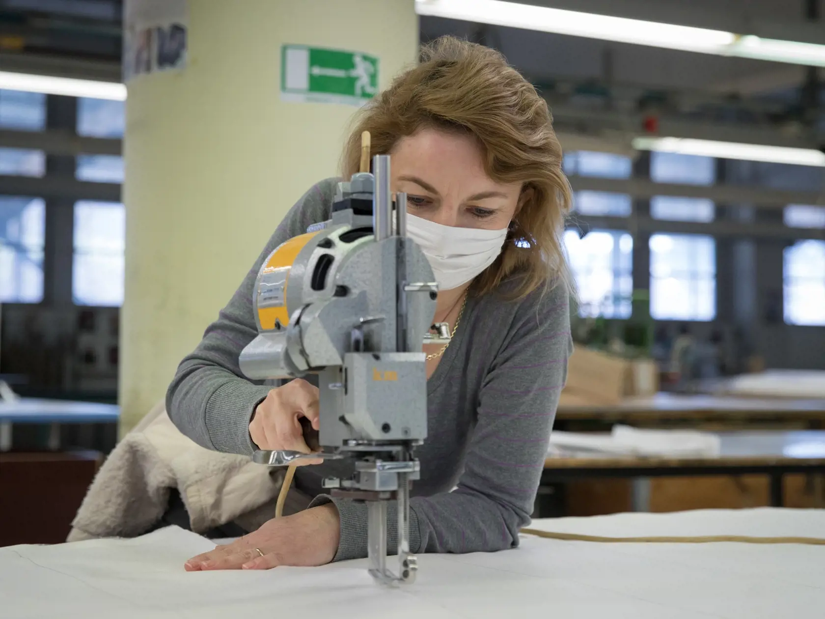 Spoločnosť Zornica - Banko Fashion z Bánoviec nad Bebravou sa aktívne podieľa na boji proti Koronavírusu na Slovensku. Šičky pracujú na výrobe hygienických rúšok