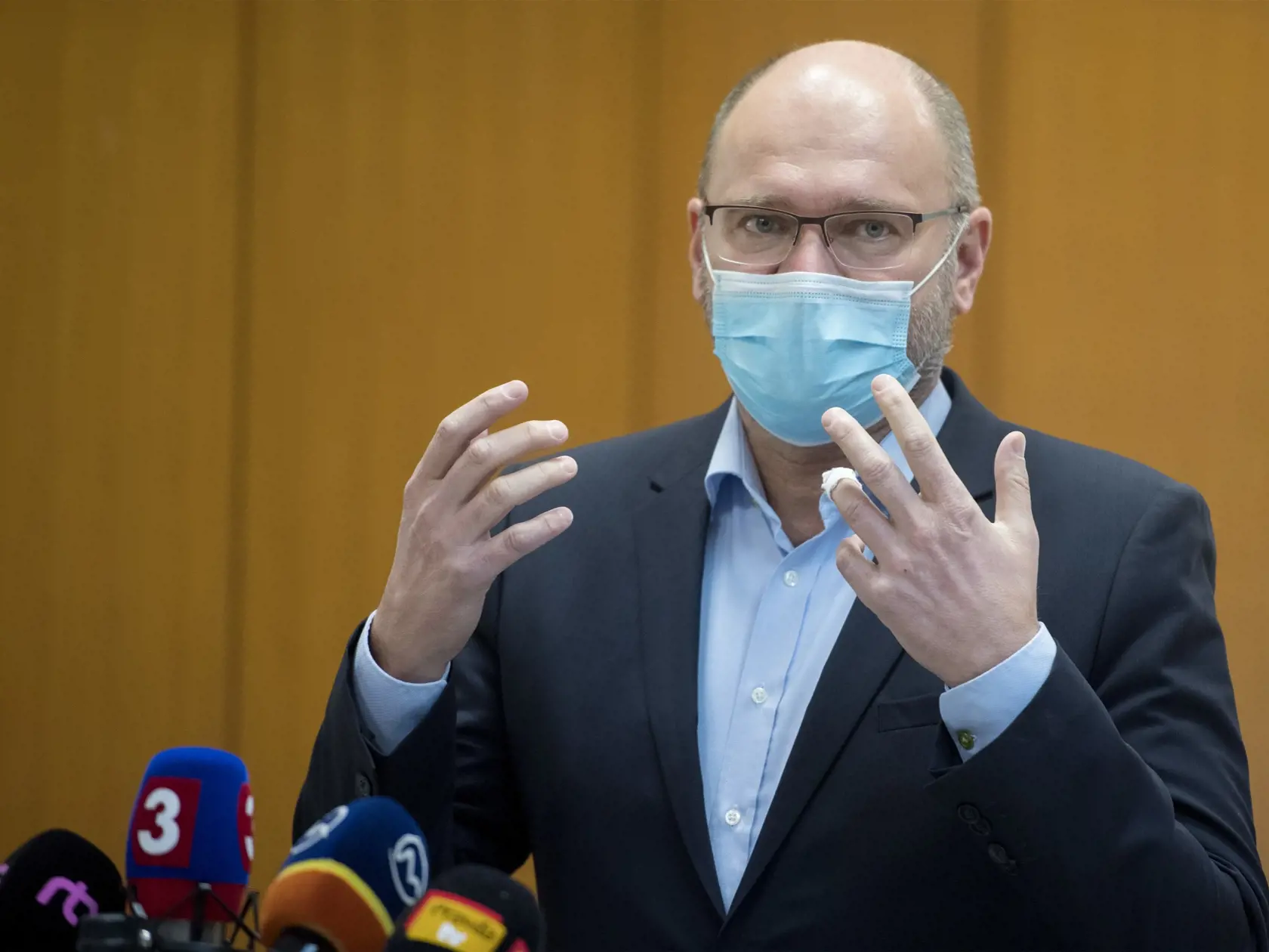 Na snímke minister hopodárstva SR Richard Sulík (SaS) počas brífingu s novinármi na 7. rokovaní vlády SR 2. apríla 2020 v Bratislave. FOTO TASR - Martin Baumann