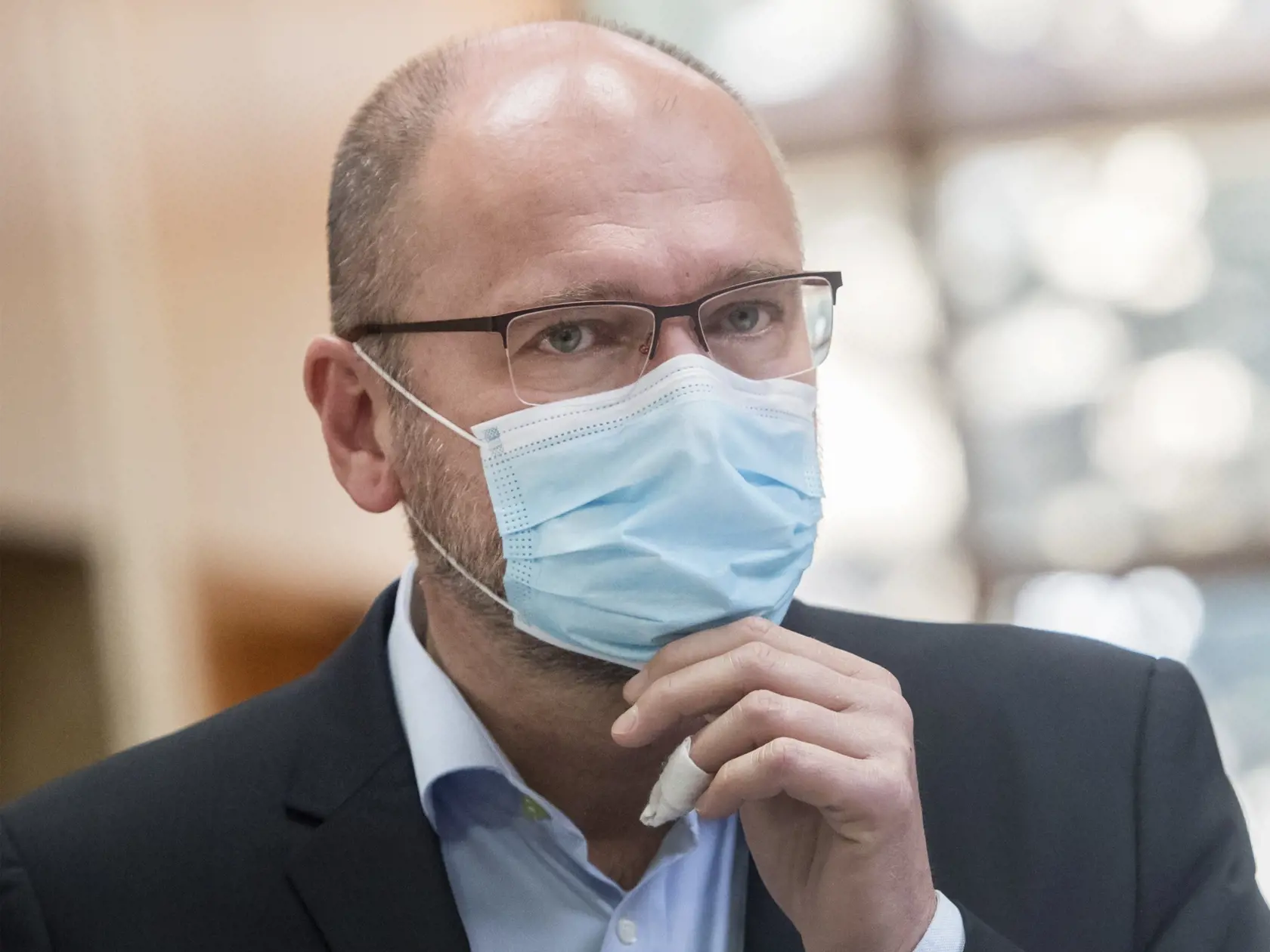 Na snímke minister hopodárstva SR Richard Sulík (SaS) počas brífingu s novinármi na 7. rokovaní vlády SR 2. apríla 2020 v Bratislave. FOTO TASR - Martin Baumann
