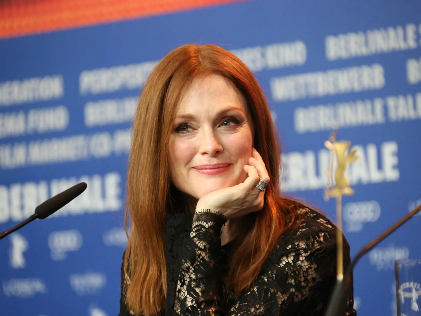 Actress,Julianne,Moore,Attends,The,'maggie's,Plan',Press,Conference,During