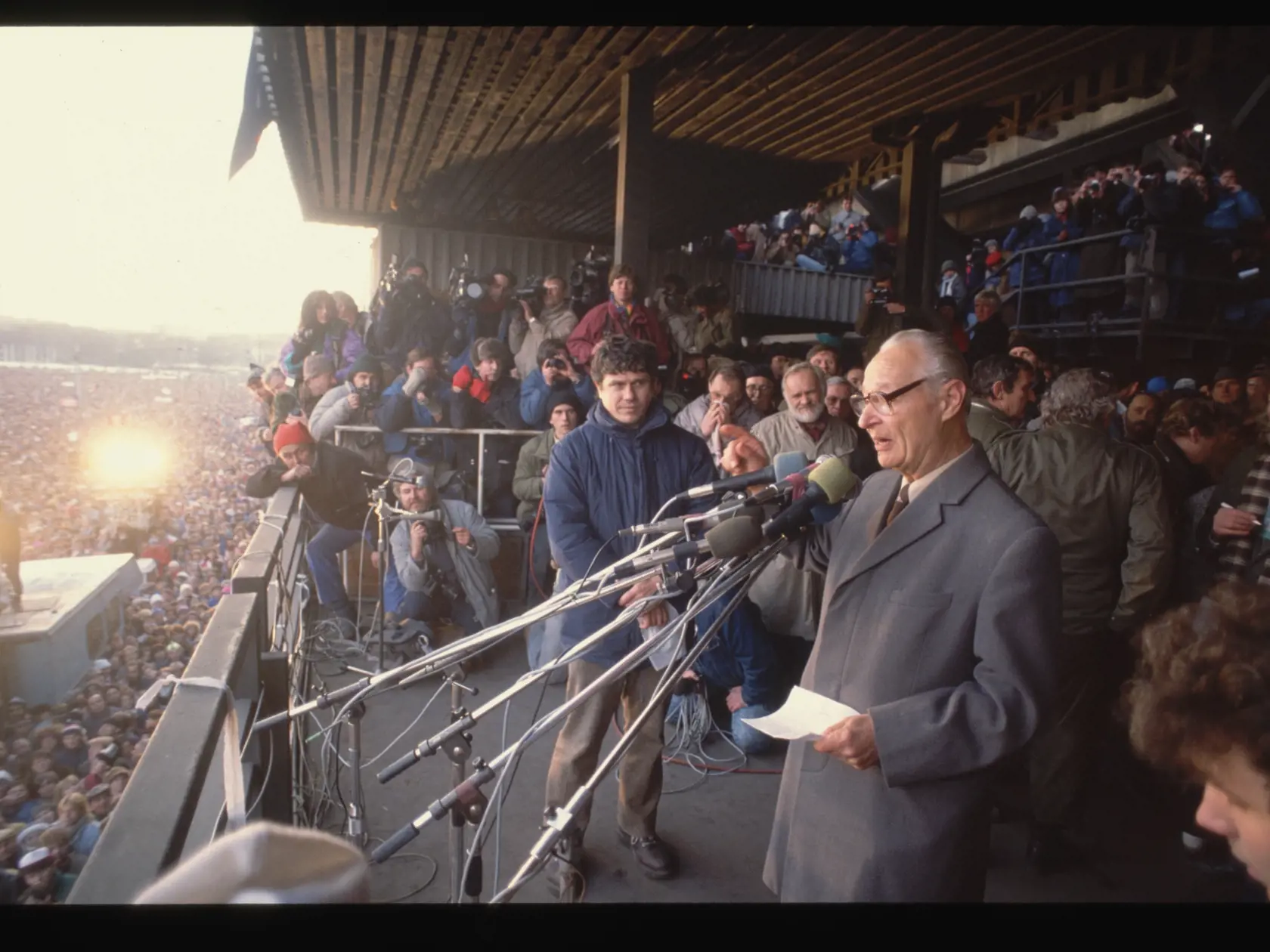 24. 11. 1989: Alexander Dubček vystúpil na Letnej v Prahe