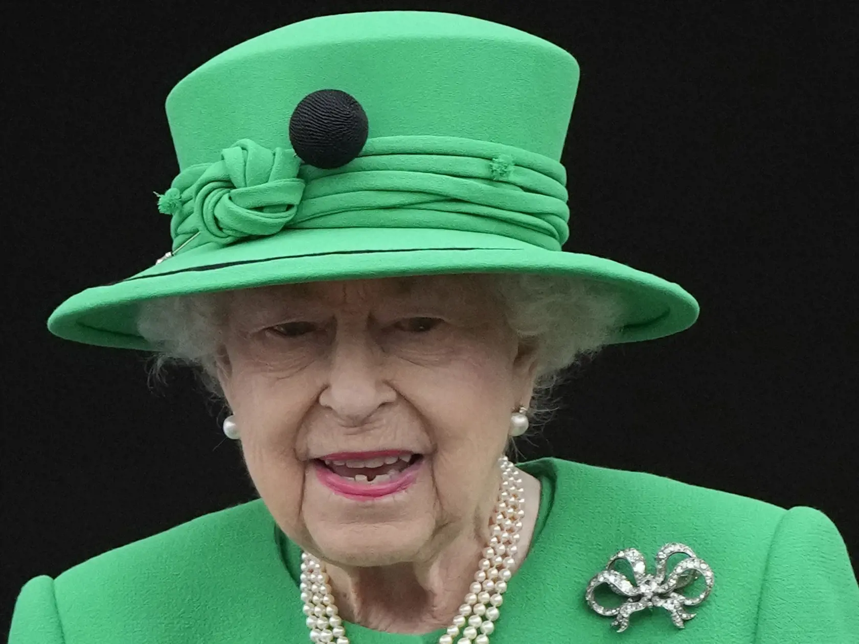 Kráľovná Alžbeta II. sa v závere osláv ukázala na balkóne Buckinghamského paláca.