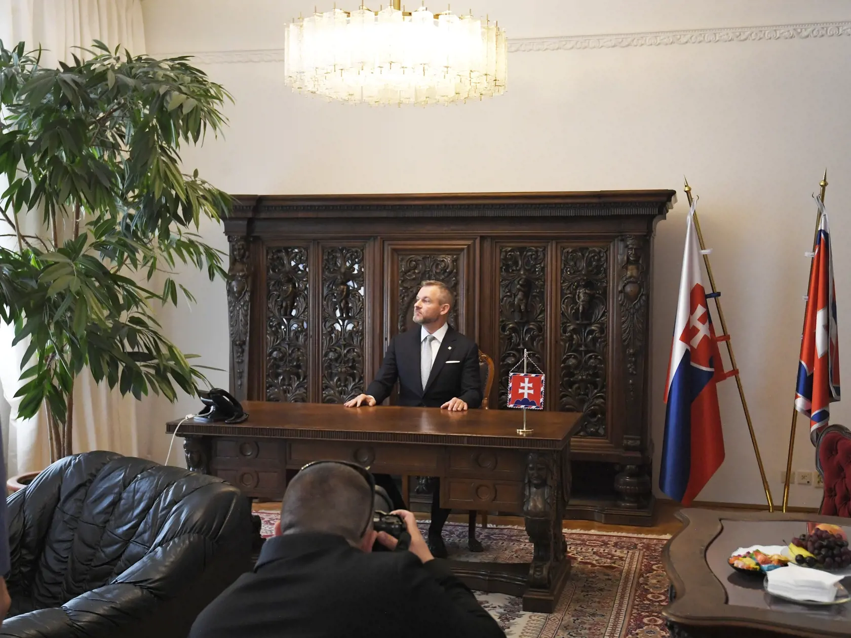 Prezident SR Peter Pellegrini počas návštevy regionálneho pracoviska Kancelárie prezidenta SR v Košiciach 21. júna 2024.