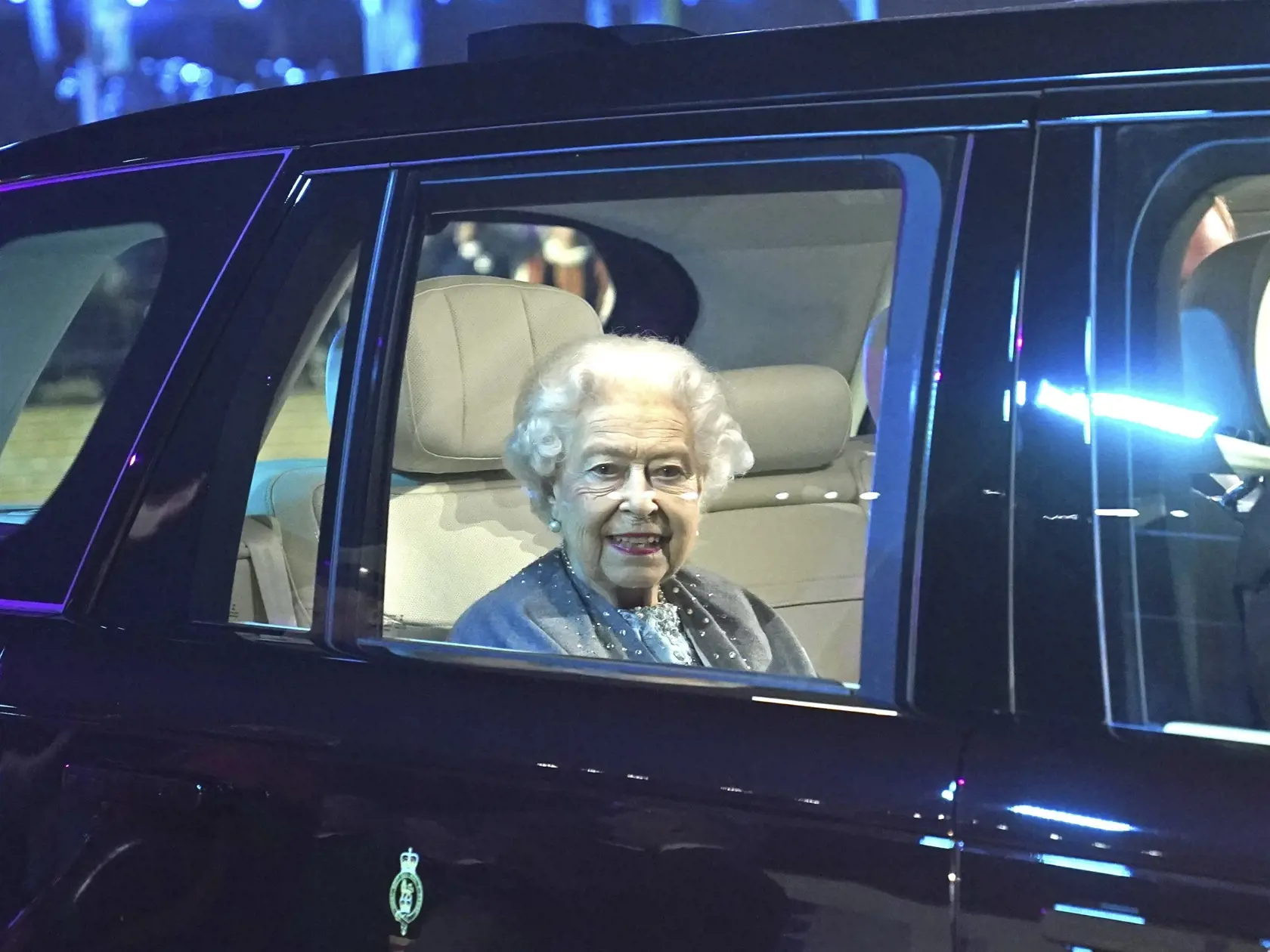 EBE 3 Windsor - Na snímke britská kráľovná Alžbeta II. odchádza po tom, čo sa zúčastnila na jazdeckom podujatí Oslavy platinového jubilea kráľovnej na tróne pod názvom Cval históriou na zámku Windsor v nedeľu 15. mája 2022. FOTO TASR/AP

Queen Elizabeth II departs after attending the "A Gallop Through History" Platinum Jubilee celebration at the Royal Windsor Horse Show at Windsor Castle in Windsor, England, on Sunday May 15, 2022. (Steve Parsons/Pool via AP)