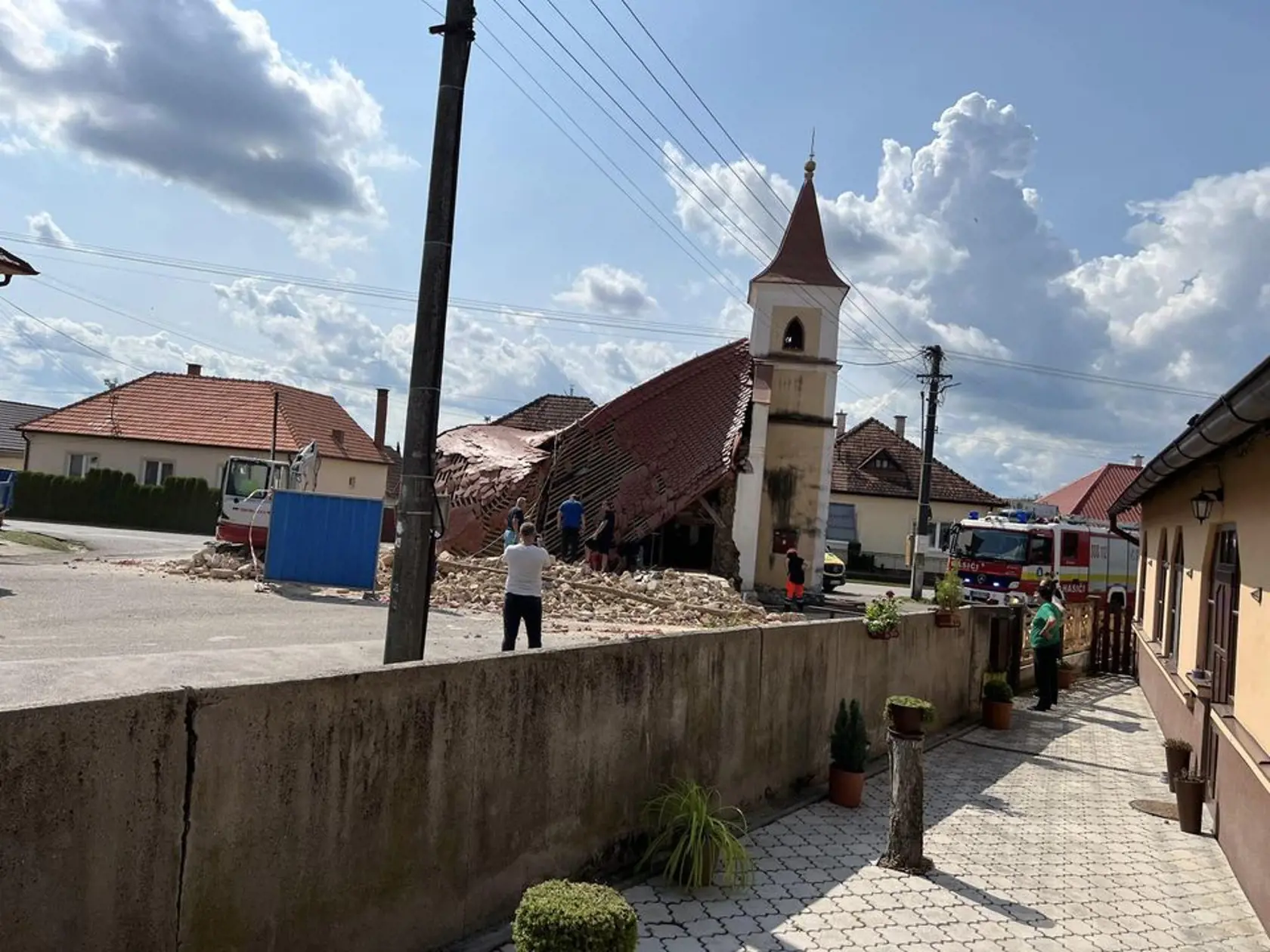 Pri rekonštrukcii kaplnky v Nedašovciach sa zranila jedna osoba