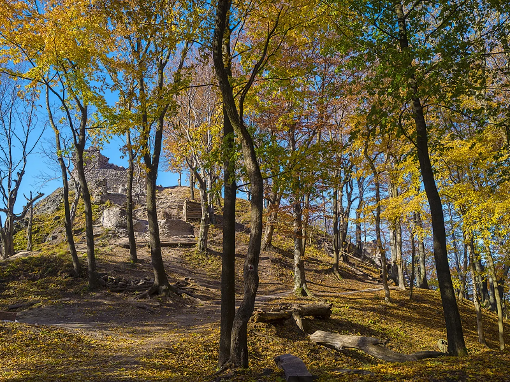 Zbojnícky hrad.