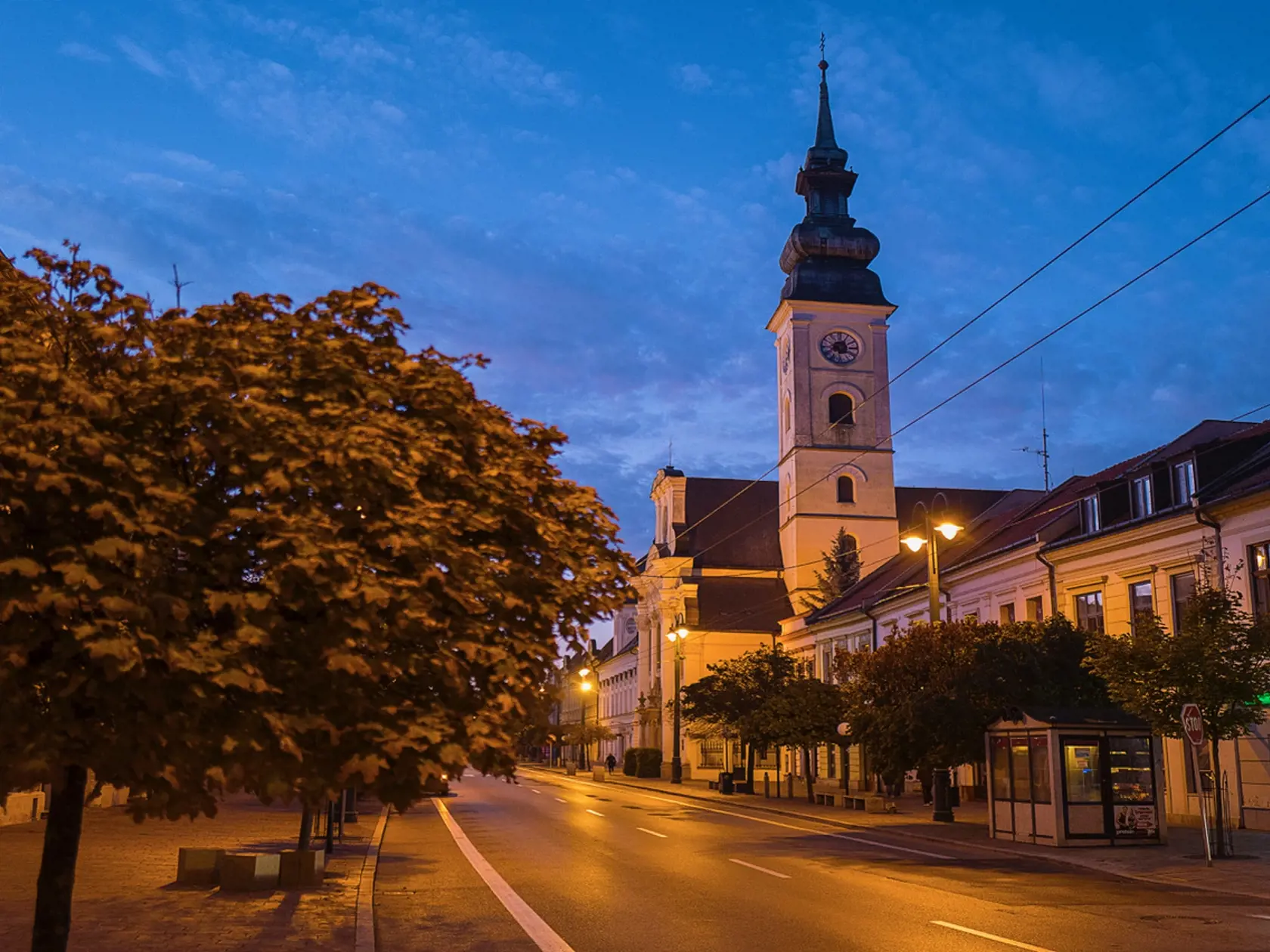 Chrám svätého Jána Krstiteľa je gréckokatoíckou metropolitnou katedrálou. Kaplnka tu už stála v 14. storočí, slúžila pre potreby susedného špitála a v tom čase bola prebudovaná na chrám zasvätený Panne Márii. V chráme sa nachádzajú relikvie blažených hieromučeníkov Pavla Petra Gojdiča a Vasiľa Hopka, ikonosta z polovice 19. storočia, verná kópia Turínskeho plátna a relikvia svätého Kríža.
