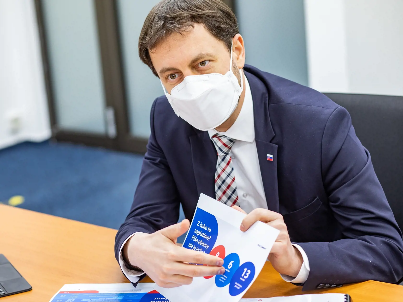 Na fotke je terajší podpredseda vlády a minister financií Slovenskej republiky Eduard Heger.