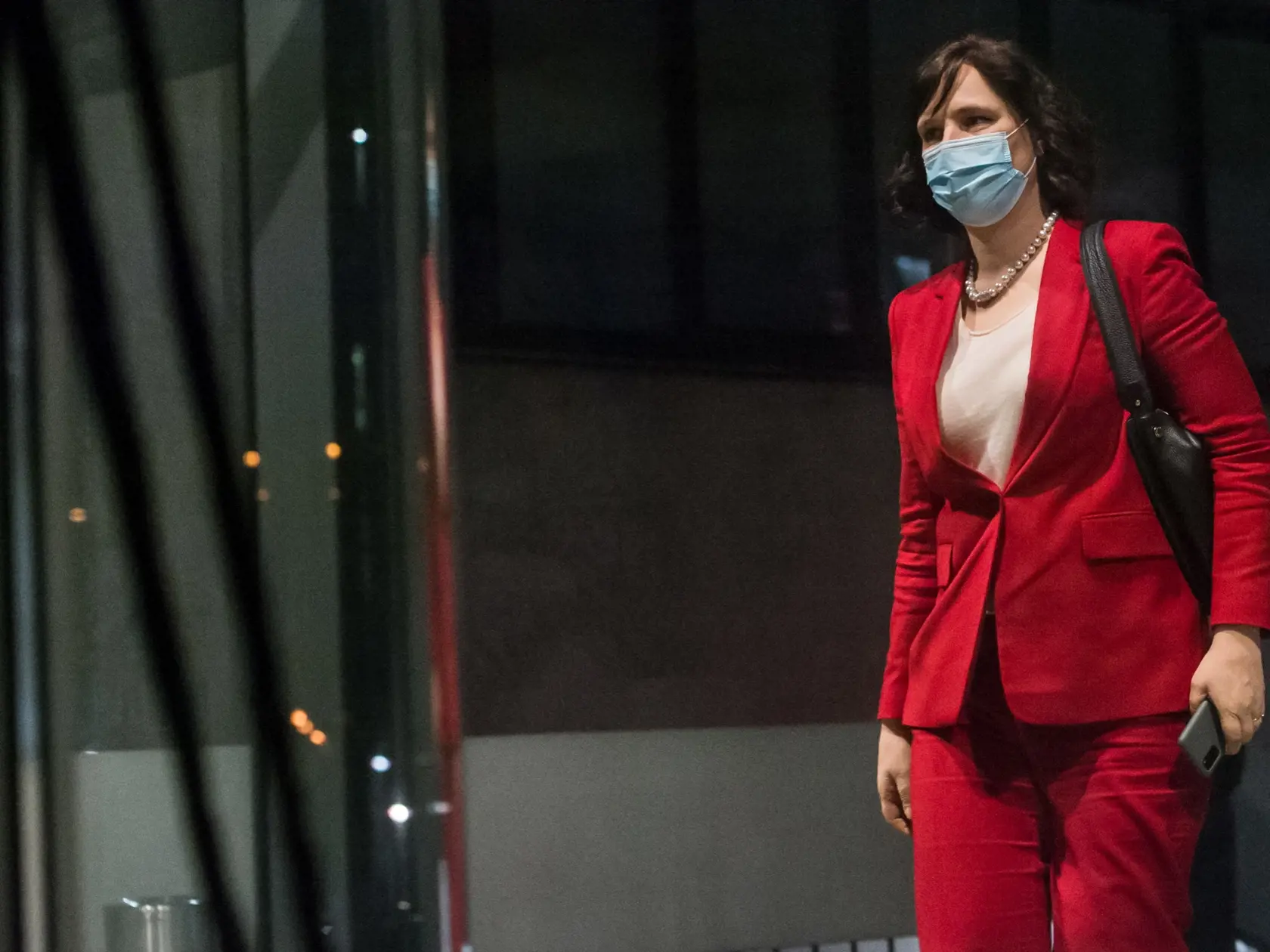 Na snímke presdsedníčka koaličnej politickej strany Za Ľudí Veronika Remišová prichádza na stretnutie predsedníctva strany Za Ľudí 2. marca 2021 v Bratislave. FOTO TASR - Martin Baumann