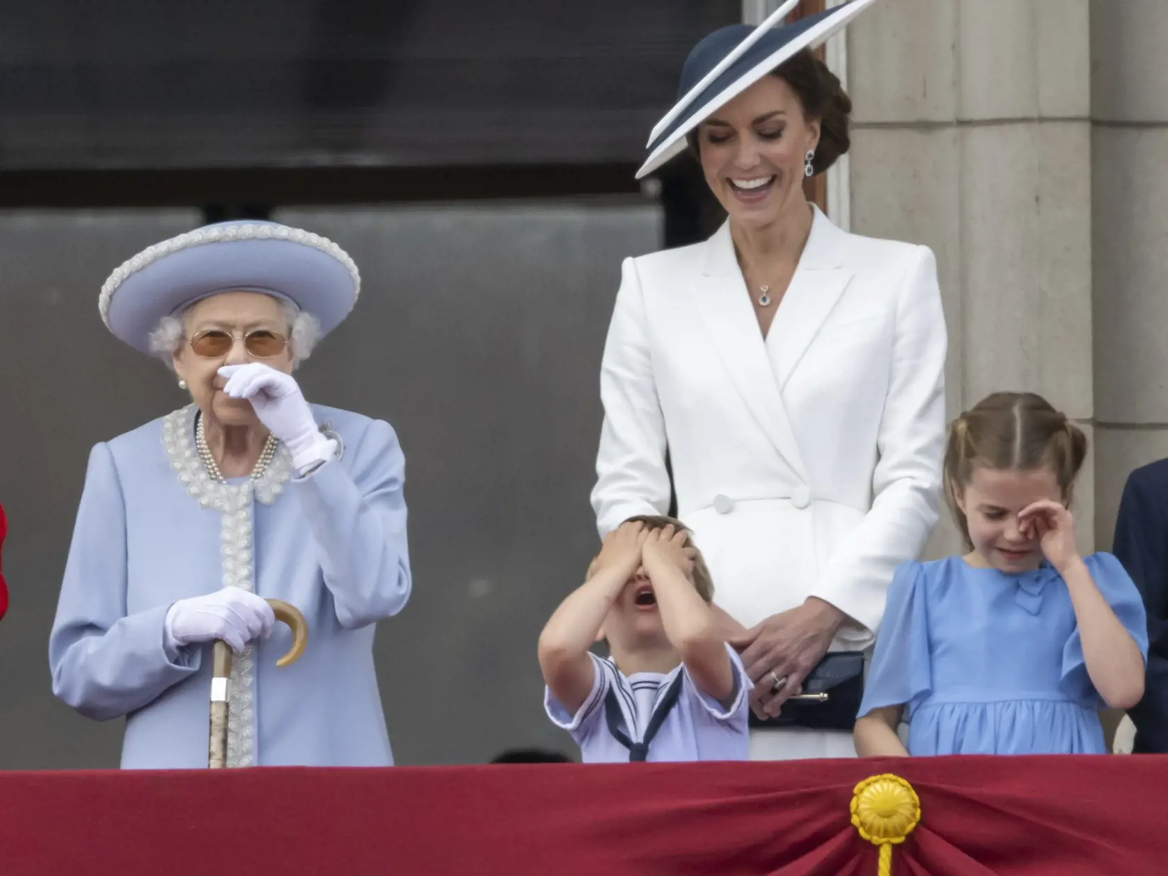 Najmladší princ rozosmial aj mamu Kate.