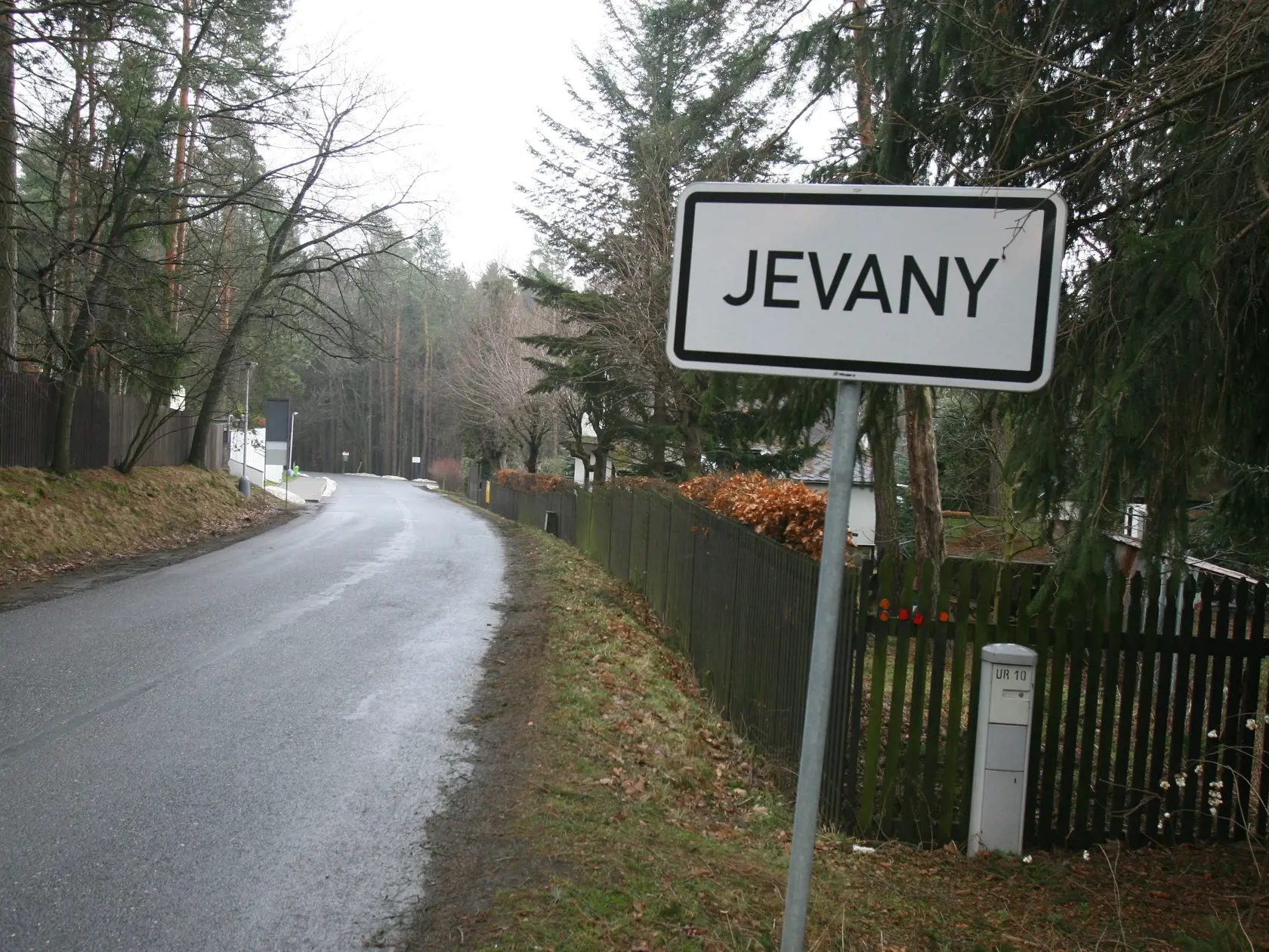 Do Jevan nalákal Svobodu Ladislav Štaidl, ktorý mal dom na rovnakej ulici.