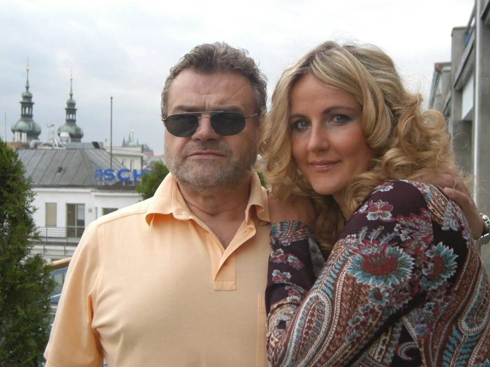 Karel Svoboda s neodmysliteľnými čiernymi okuliarmi. Čo pod nimi skrýval?