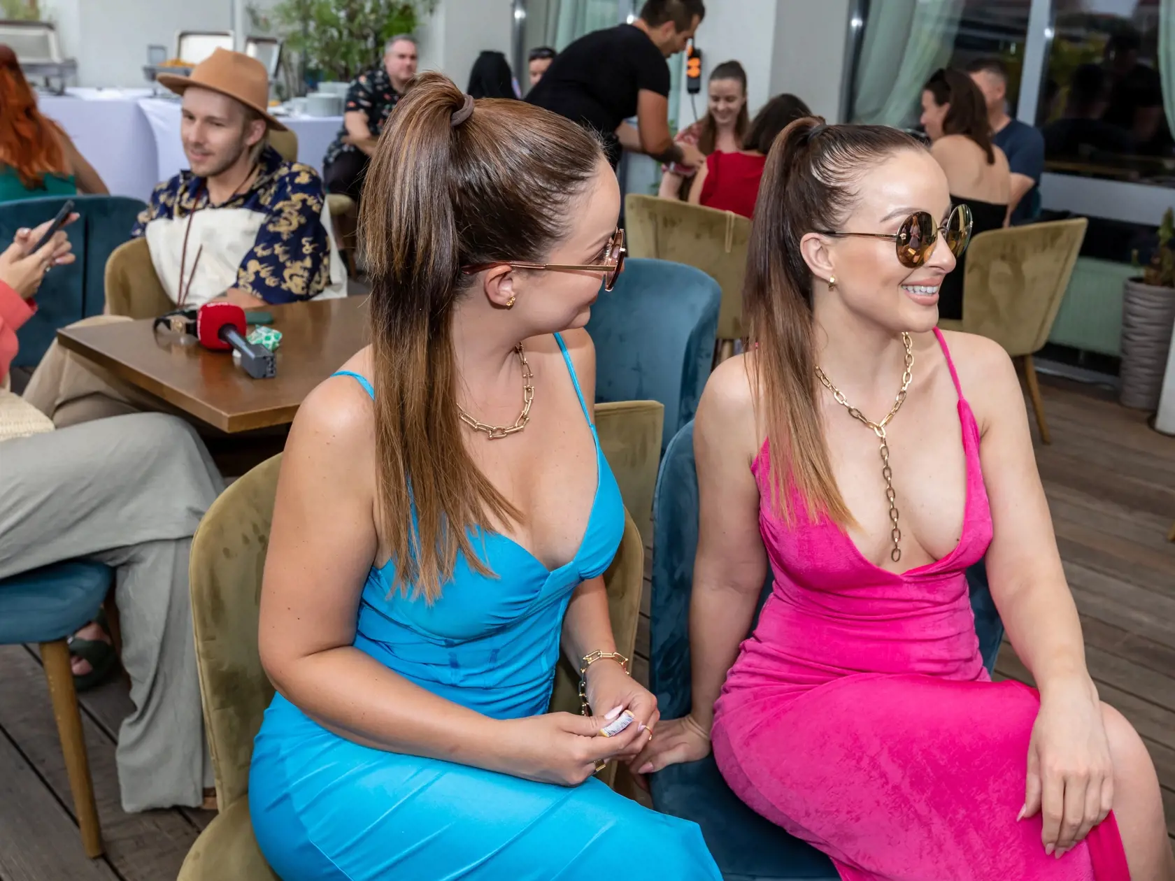 Narodeninová párty TV JOJ v reštaurácii Aušpic. Na snímke Veronika Nízlová a Daniela Nízlová.