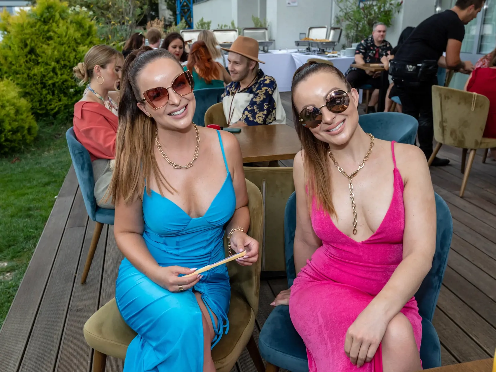 Narodeninová párty TV JOJ v reštaurácii Aušpic. Na snímke Veronika Nízlová a Daniela Nízlová.