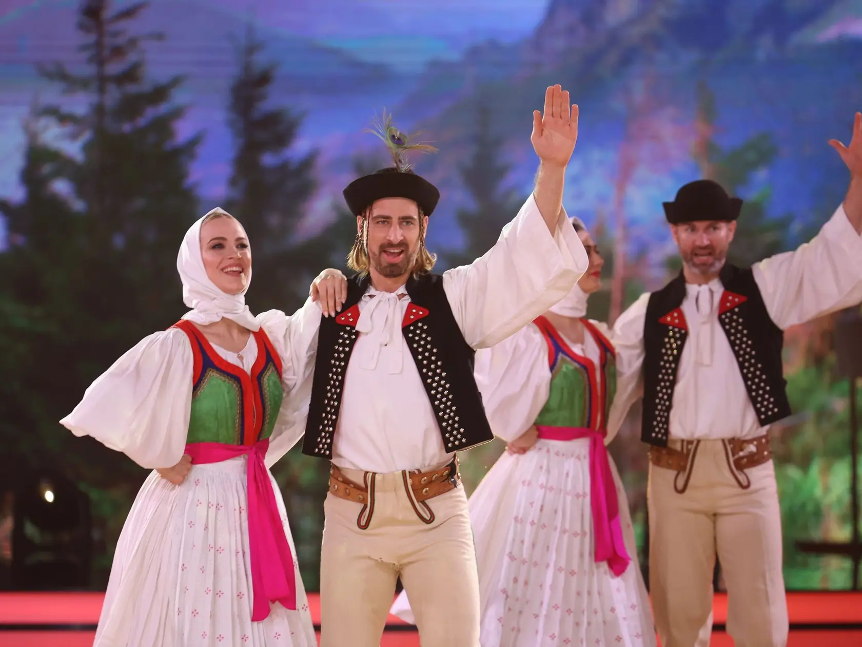 8. kolo Let's Dance. Na snímke Peter Sagan a Eliška Lenčešová.