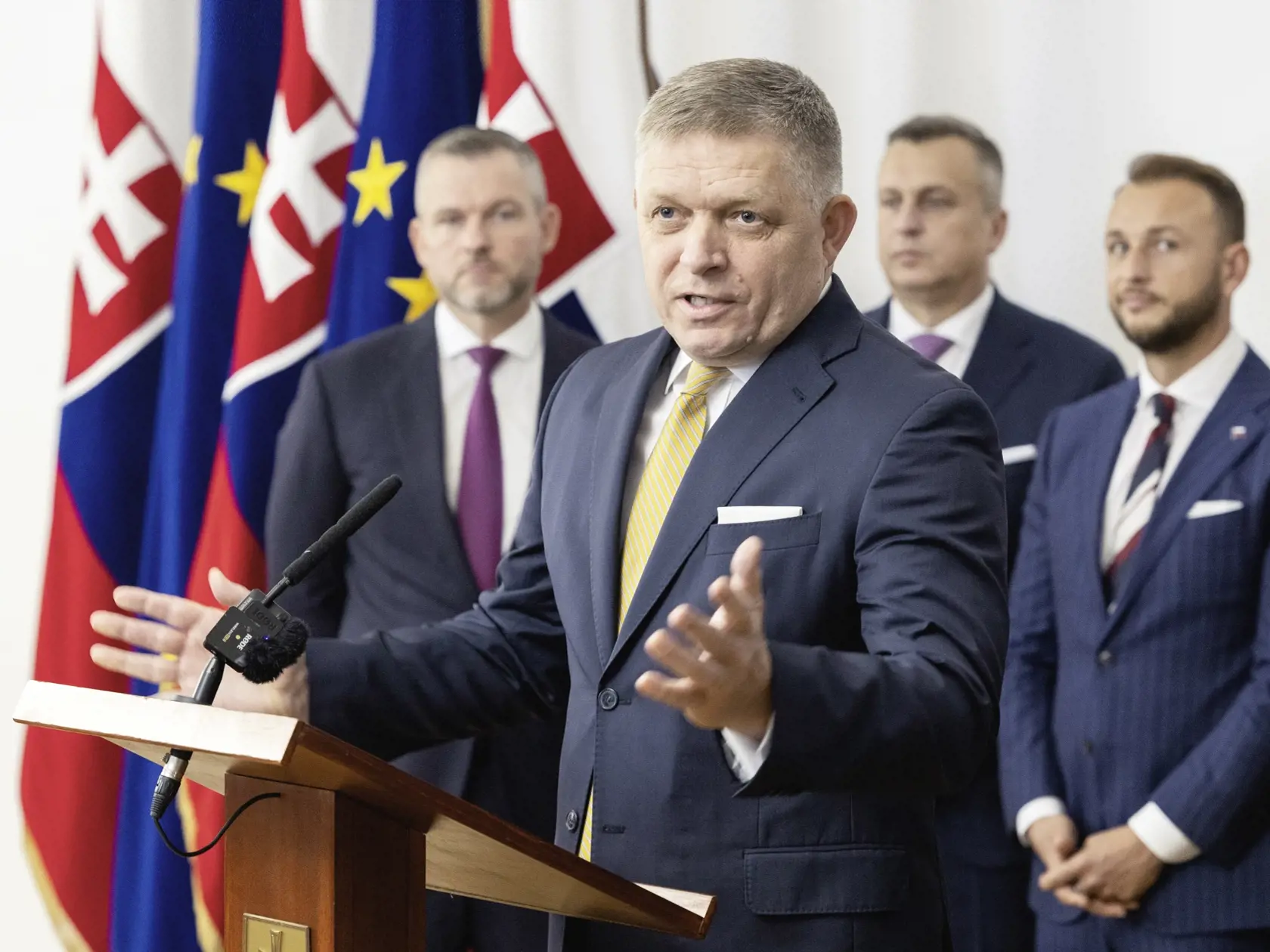 Koaličná zmluva sa podpisovala 16.10.2023. Bude sa teraz otvárať?