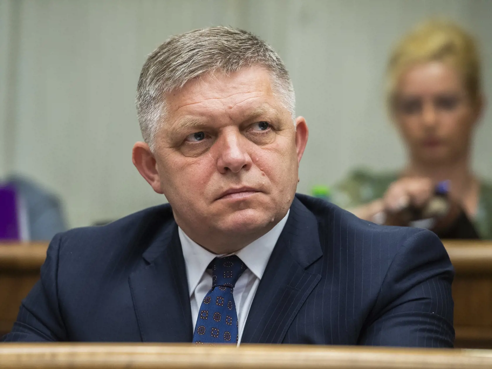 Na snímke poslanec NRSR Robert Fico (SMER-SD) počas hlasovania o vyslovení dôvery vláde SR na 94. schôdzi NRSR v Bratislave 15. júna 2023. Vláda Ľudovíta Ódora nezískala dôveru parlamentu.