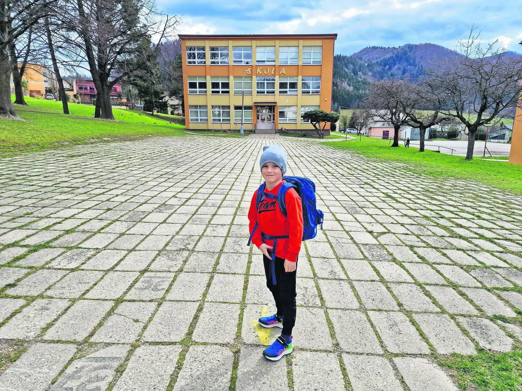 Matúško (6), Valaská - CHCEM BYŤ PILOT LIETADLA! Teším sa, že sa v škole niečo naučím a na obedy. Keď vyrastiem, chcem byť pilotom lietadla, lebo v lietadle si môžeš pustiť autopilota on ti pomáha lietadlo pilotovať.