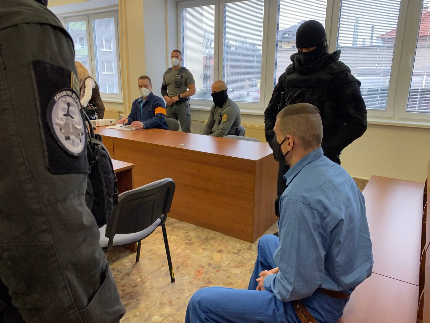 Slavomír Surový žiada prešovský súd o obnovu konania. Chce dokázať, že jeho 15-ročný trest za vraždu Petra Klešča a pokus o vraždu Róberta Holuba z roku 1997 je justičným omylom a v tejto veci je nevinný. V jeho prospech už svedčil Mikuláš Černák aj spoluodsúdený Alexander Horváth. Svedectvo chcel aj od nájomného vraha mafie Alojza Kromku