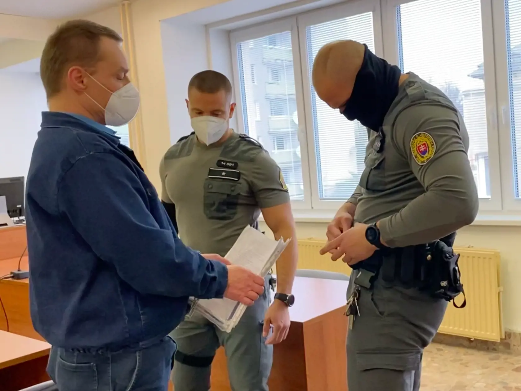 Slavomír Surový žiada prešovský súd o obnovu konania. Chce dokázať, že jeho 15-ročný trest za vraždu Petra Klešča a pokus o vraždu Róberta Holuba z roku 1997 je justičným omylom a v tejto veci je nevinný. V jeho prospech už svedčil Mikuláš Černák aj spoluodsúdený Alexander Horváth. Svedectvo chcel aj od nájomného vraha mafie Alojza Kromku