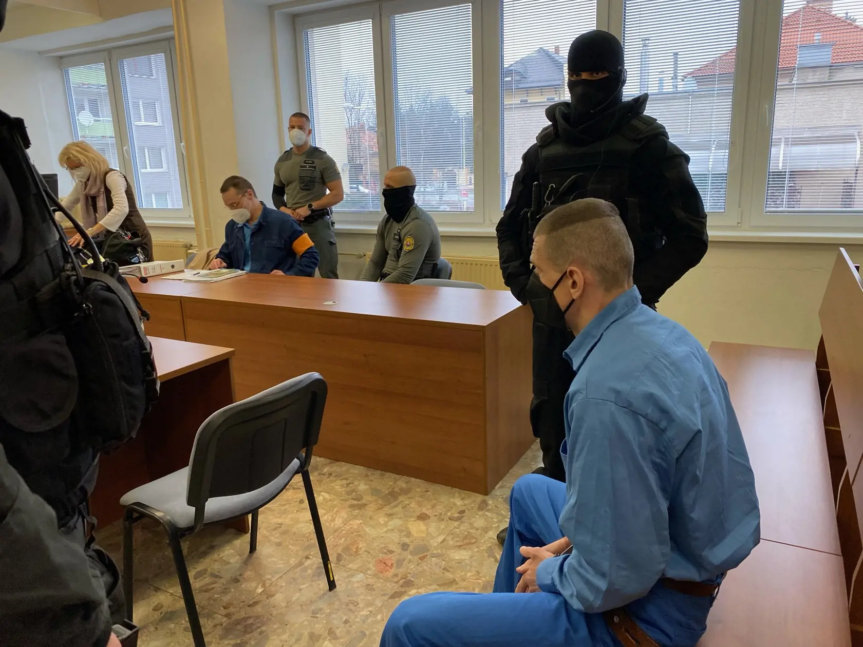 Slavomír Surový žiada prešovský súd o obnovu konania. Chce dokázať, že jeho 15-ročný trest za vraždu Petra Klešča a pokus o vraždu Róberta Holuba z roku 1997 je justičným omylom a v tejto veci je nevinný. V jeho prospech už svedčil Mikuláš Černák aj spoluodsúdený Alexander Horváth. Svedectvo chcel aj od nájomného vraha mafie Alojza Kromku