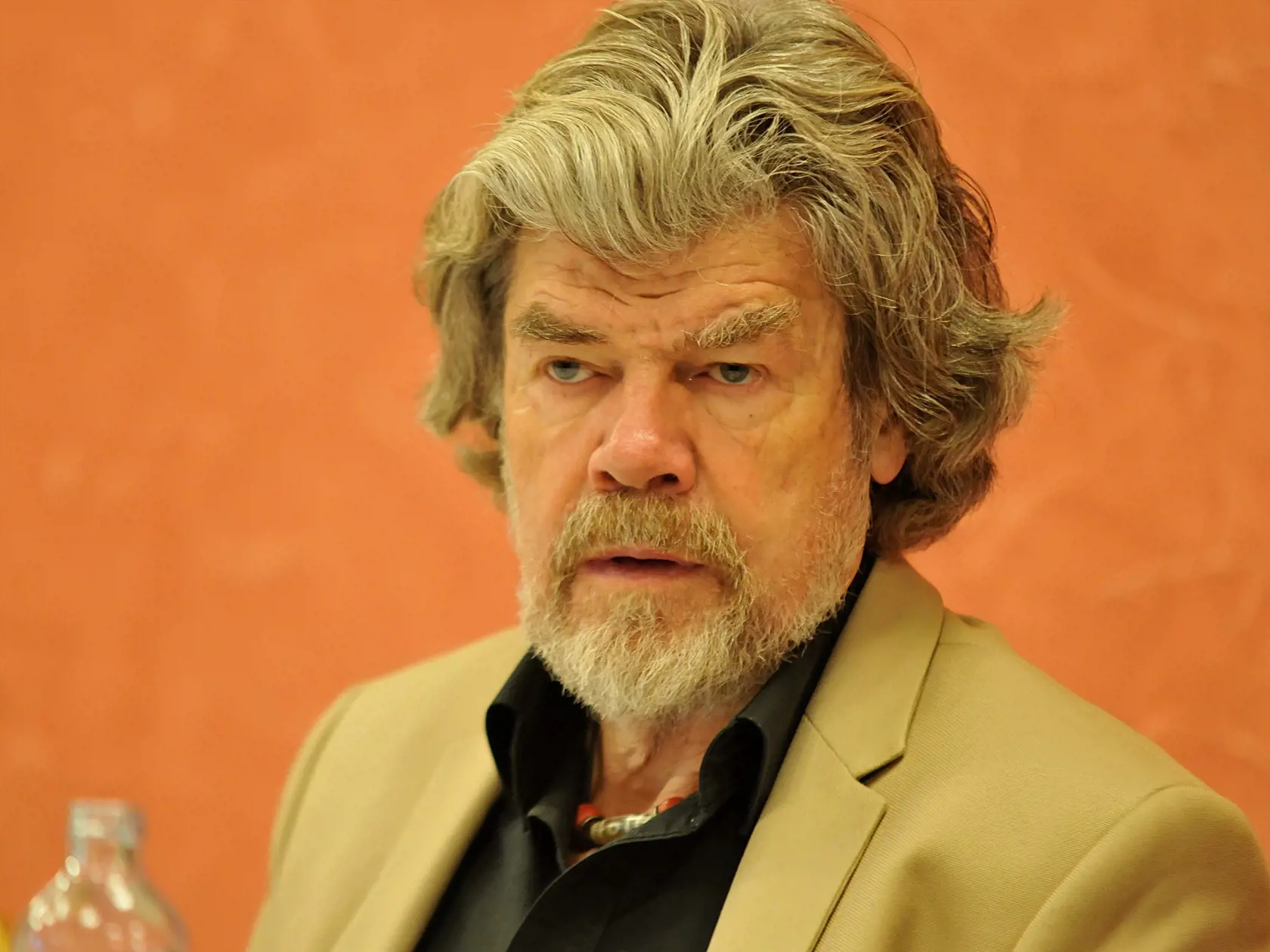 Na snímke svetová horolezecká legenda Reinhold Messner počas tlačovej konferencie na Štrbskom Plese vo Vysokých Tatrách 16. decembra 2019.
FOTO TASR - Oliver Ondráš