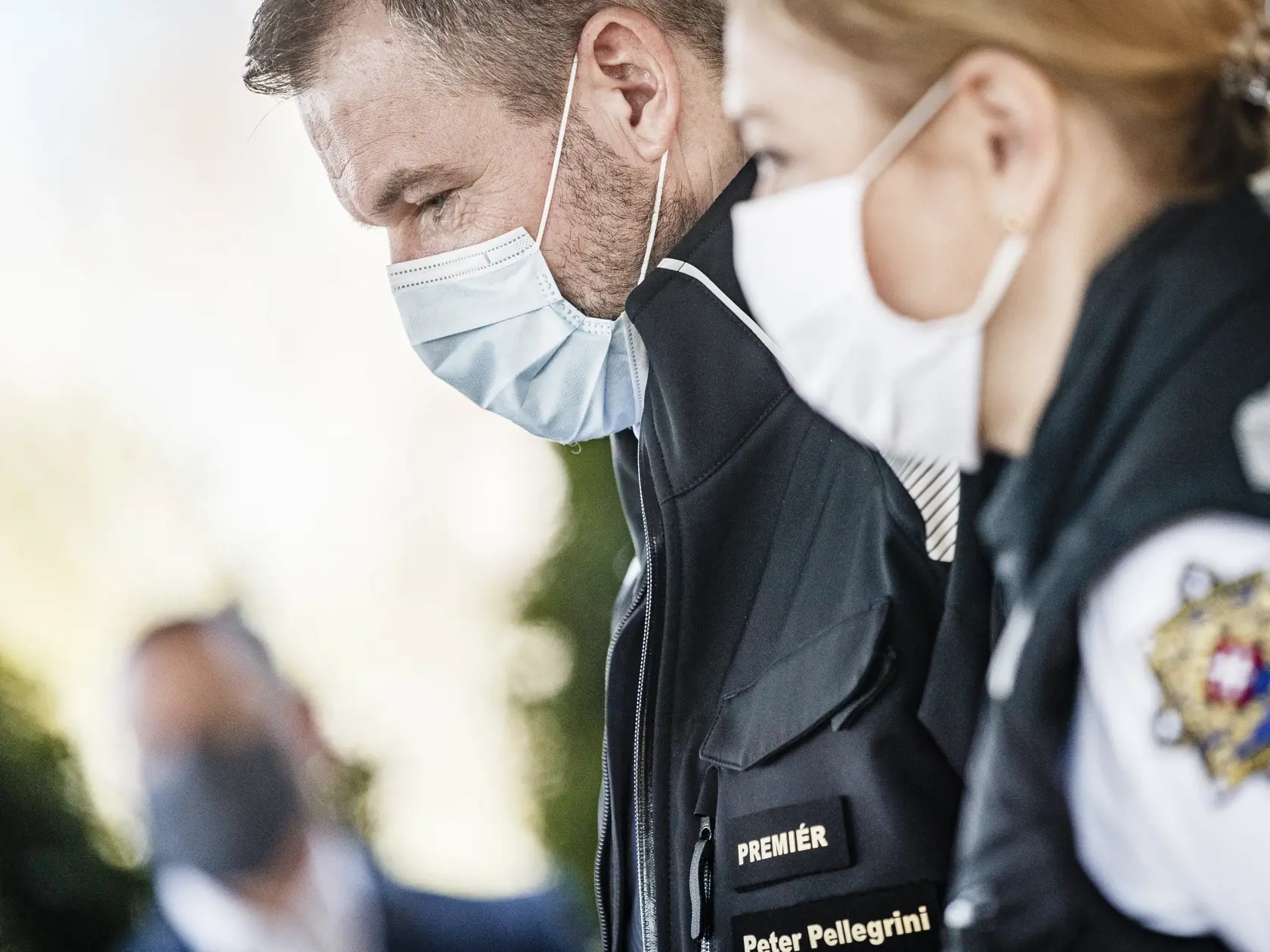 Na Letisku Milana Rasislava Štefánika v Bratislave pristálo lietadlo Letky Ministerstva vnútra Slovenskej republiky, špeciálne upravené na prevoz tovaru. Na palube priviezlo ochranné rúška a rýchlotesty na vírus Covid19 z Číny. Na snímke Peter Pellegrini a Denisa Saková počas brífingu po pristátí.