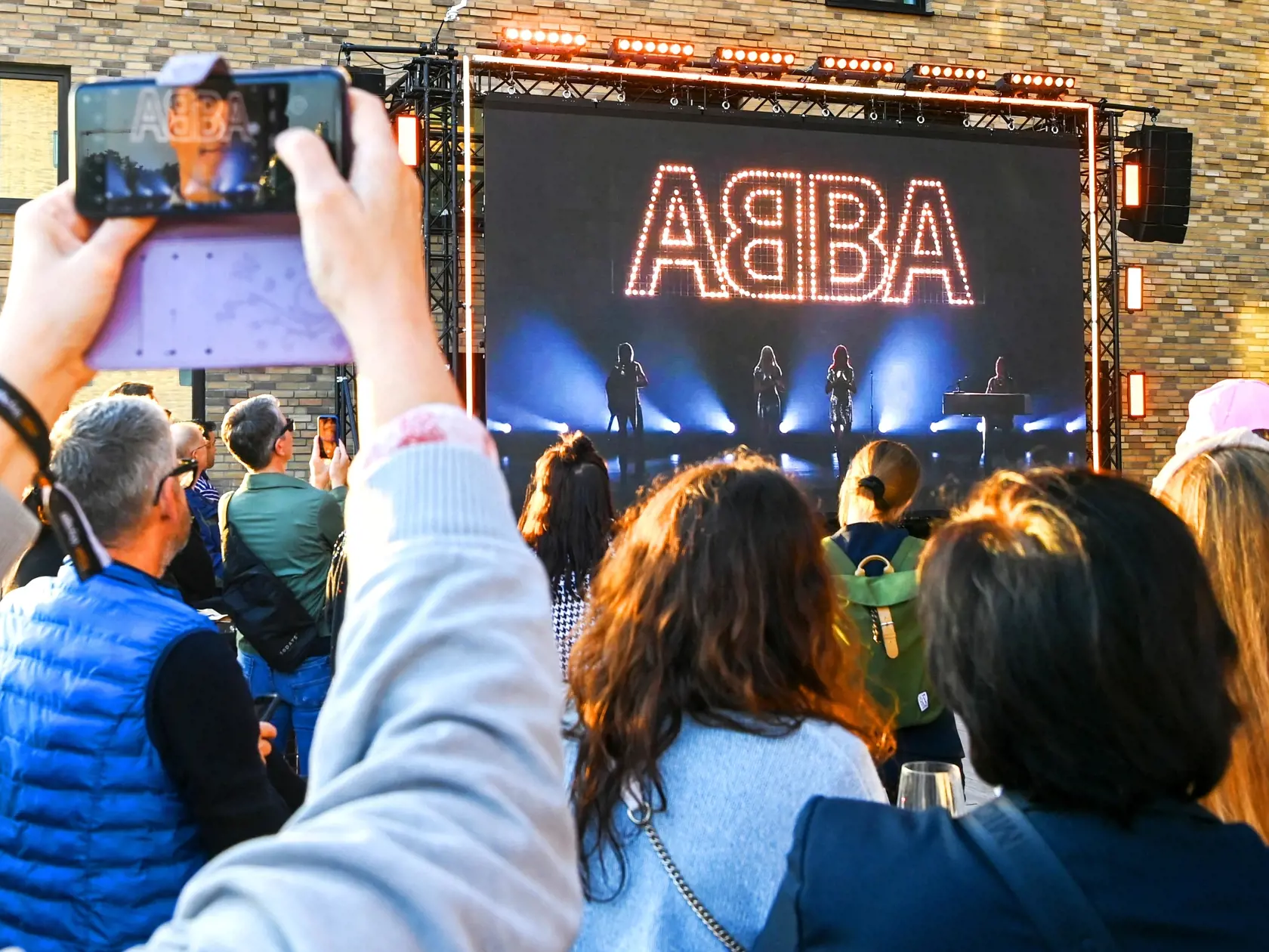 SVETOVÝ OŠIAĽ ABBA oznámila na tlačovej konferencii 2. septembra vydanie nového albumu a plánovanú šou s hologramami.