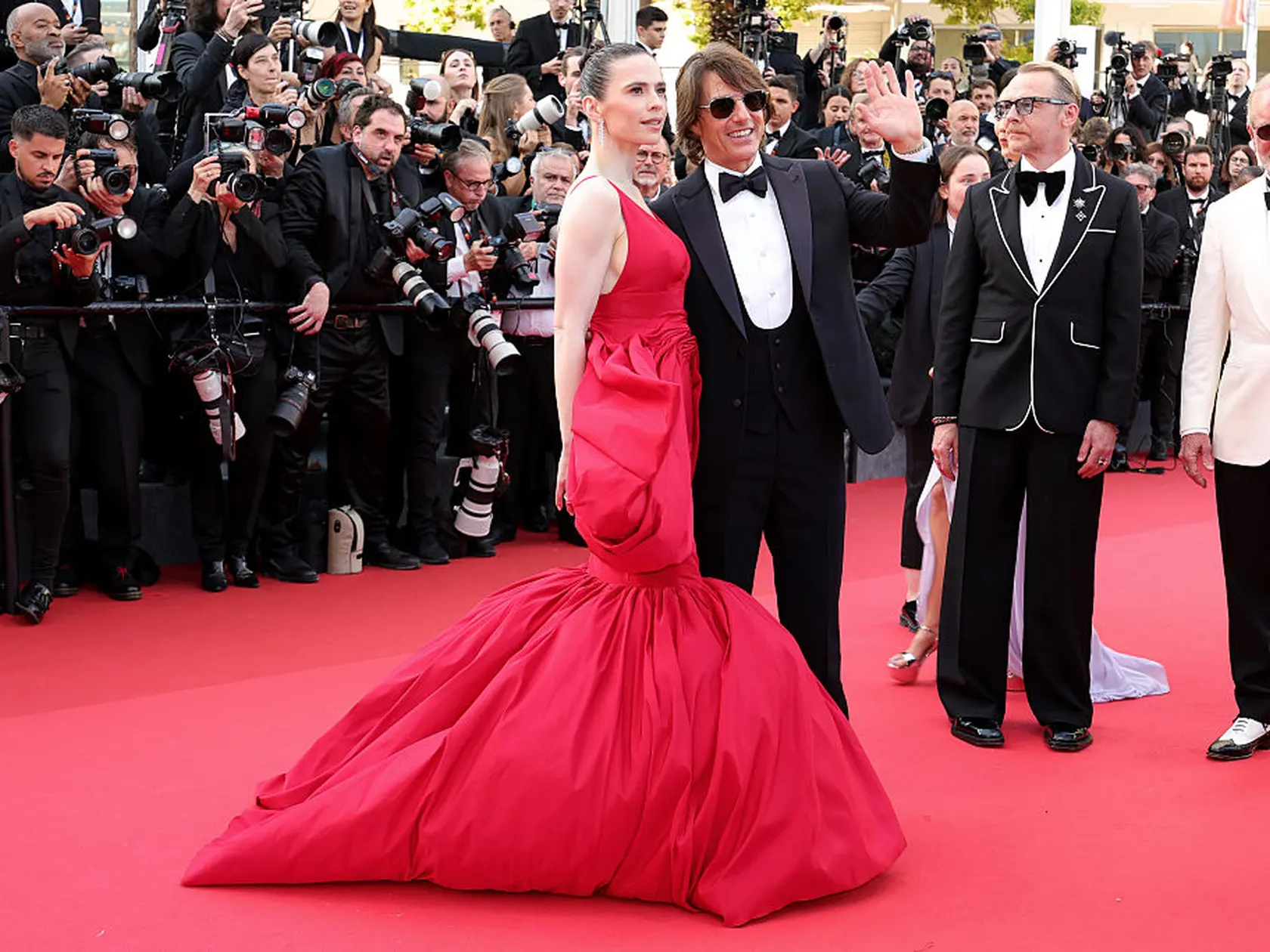 Tom Cruise na premiére Mission Impossible - The Final Reckoning v Cannes. Takto si hrkútal s ex Hayley Atwell.