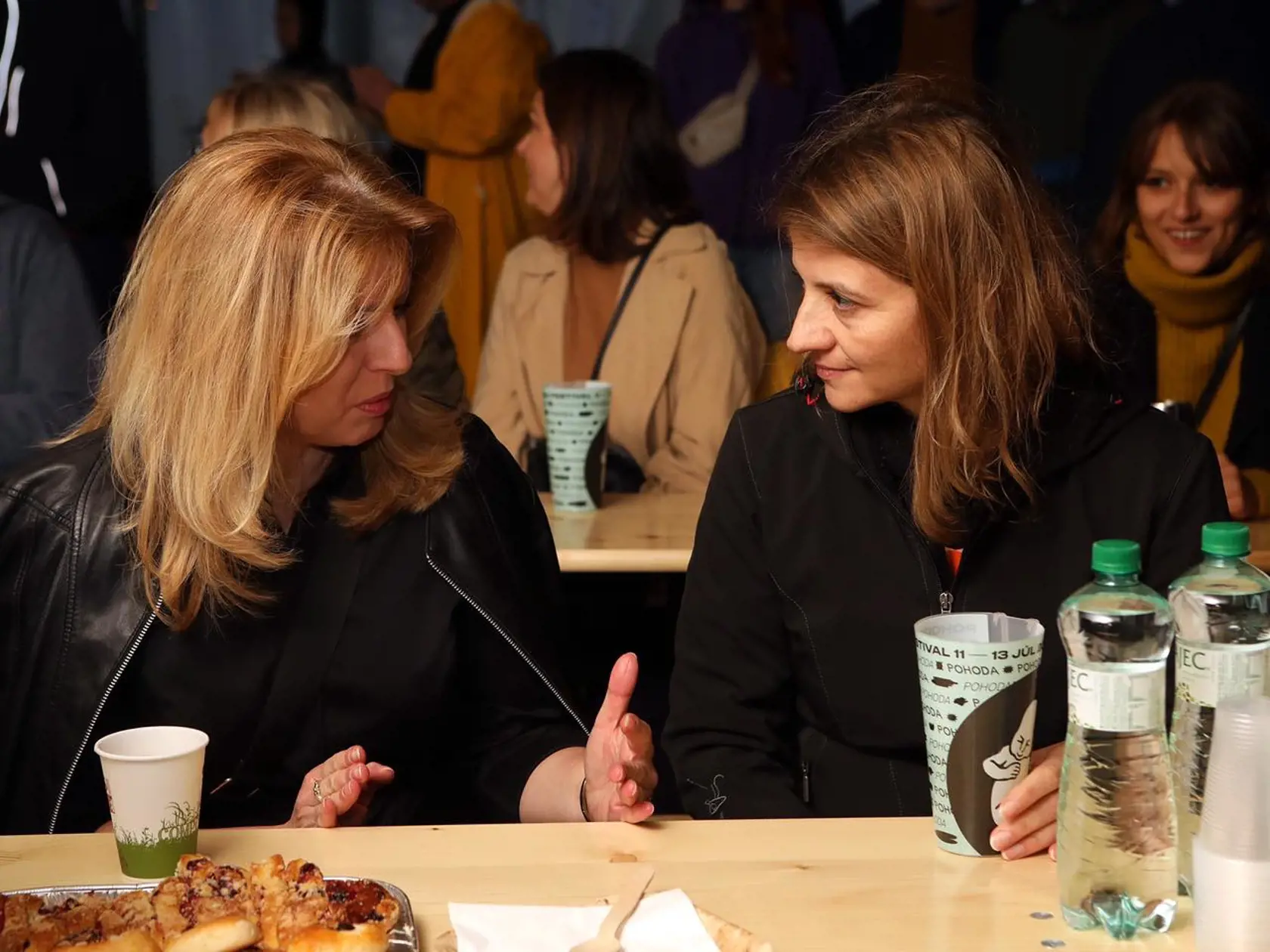 Prezidentka Zuzana Čaputová počas neformálnej diskusii na Pohode.