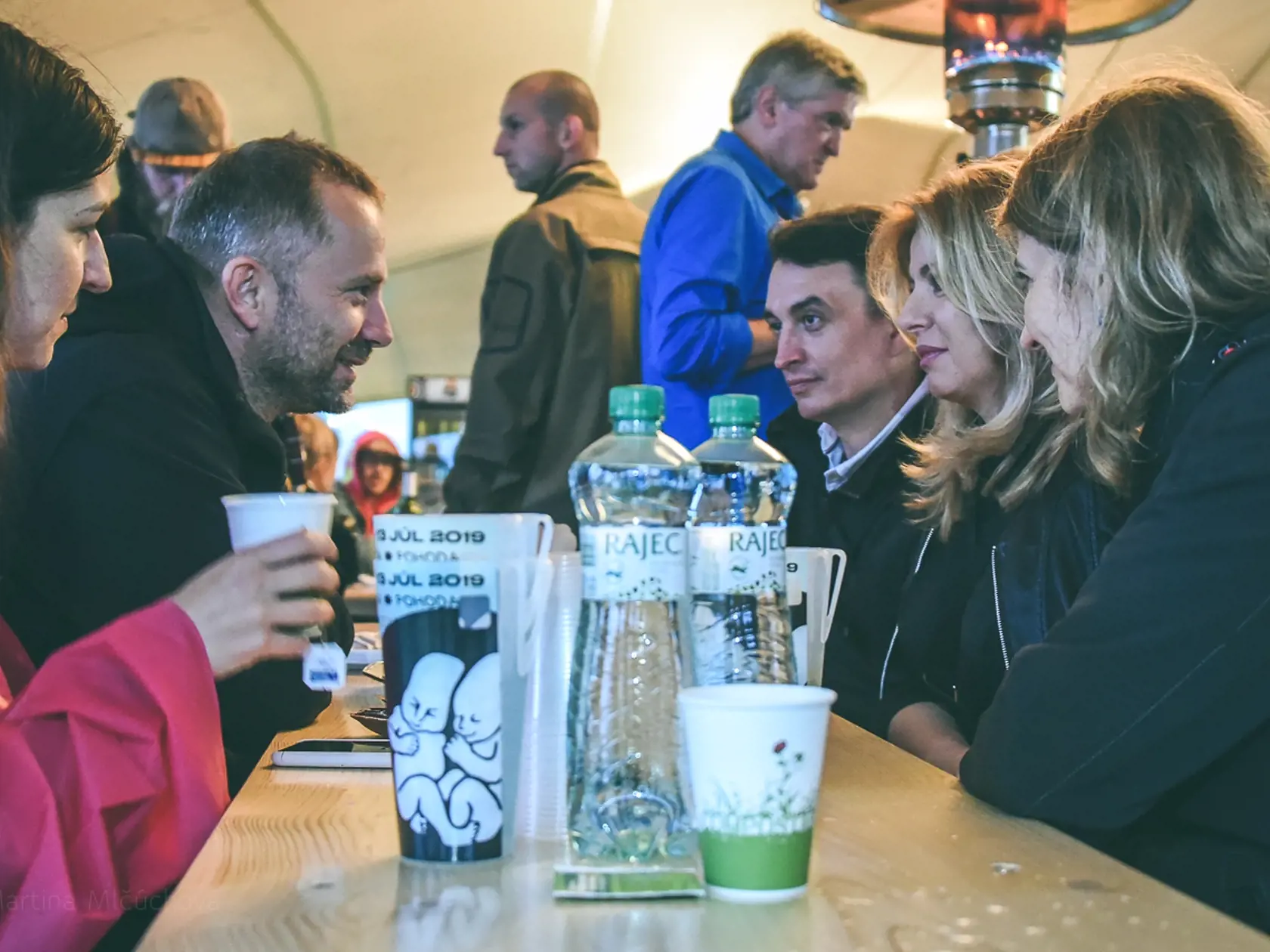 Prezidentka Zuzana Čaputová nevynechala Pohodu Air. Jej diskusia so Štefanom Hríbom patrila k najsledovanejším. Prišla aj s partnerom Jurajom Rizmanom, ktorý ju sprevádzal ešte ako spolupracovník na Pohode aj vlani.