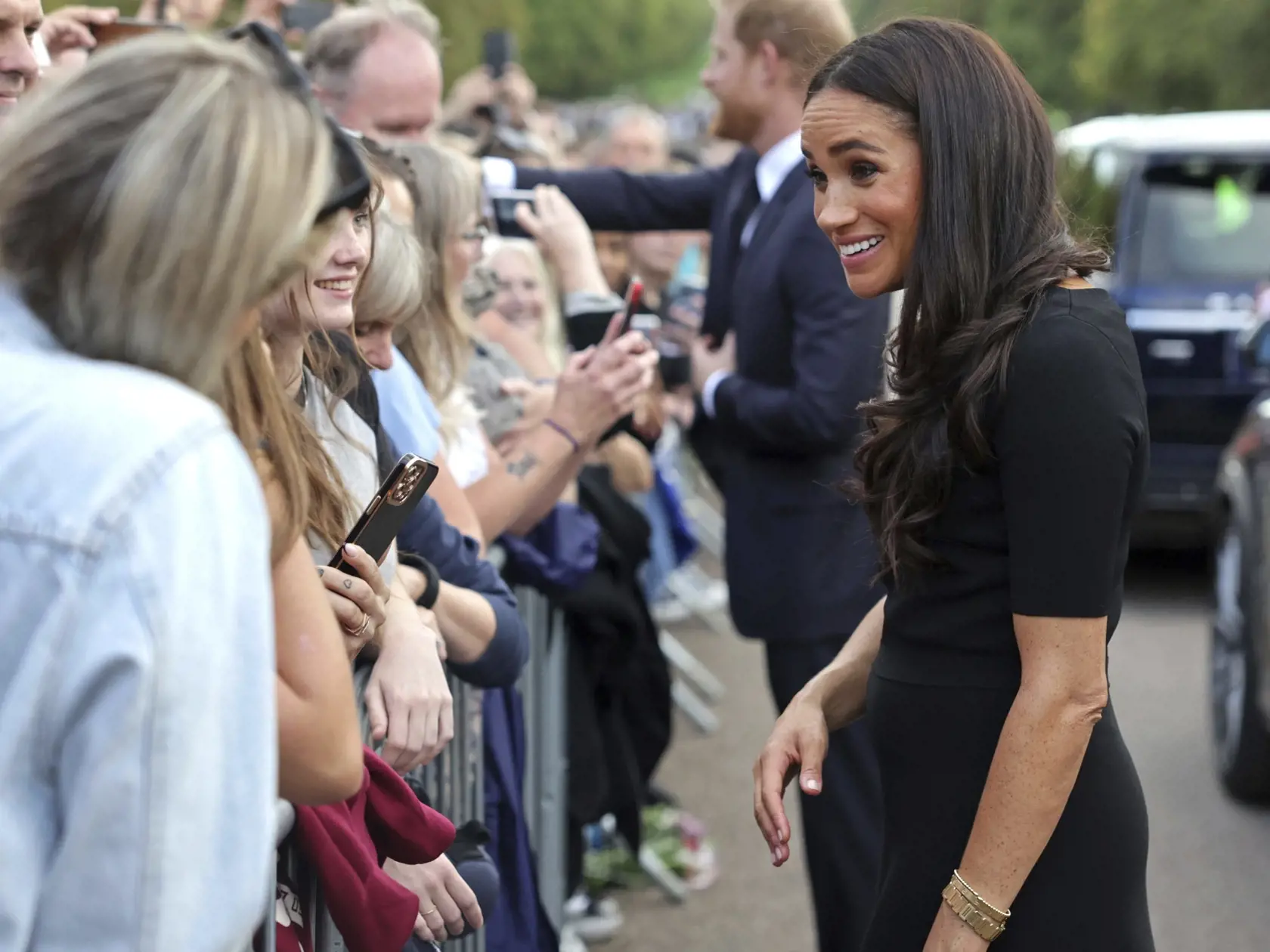 Meghan v rozhovore s ľuďmi.
