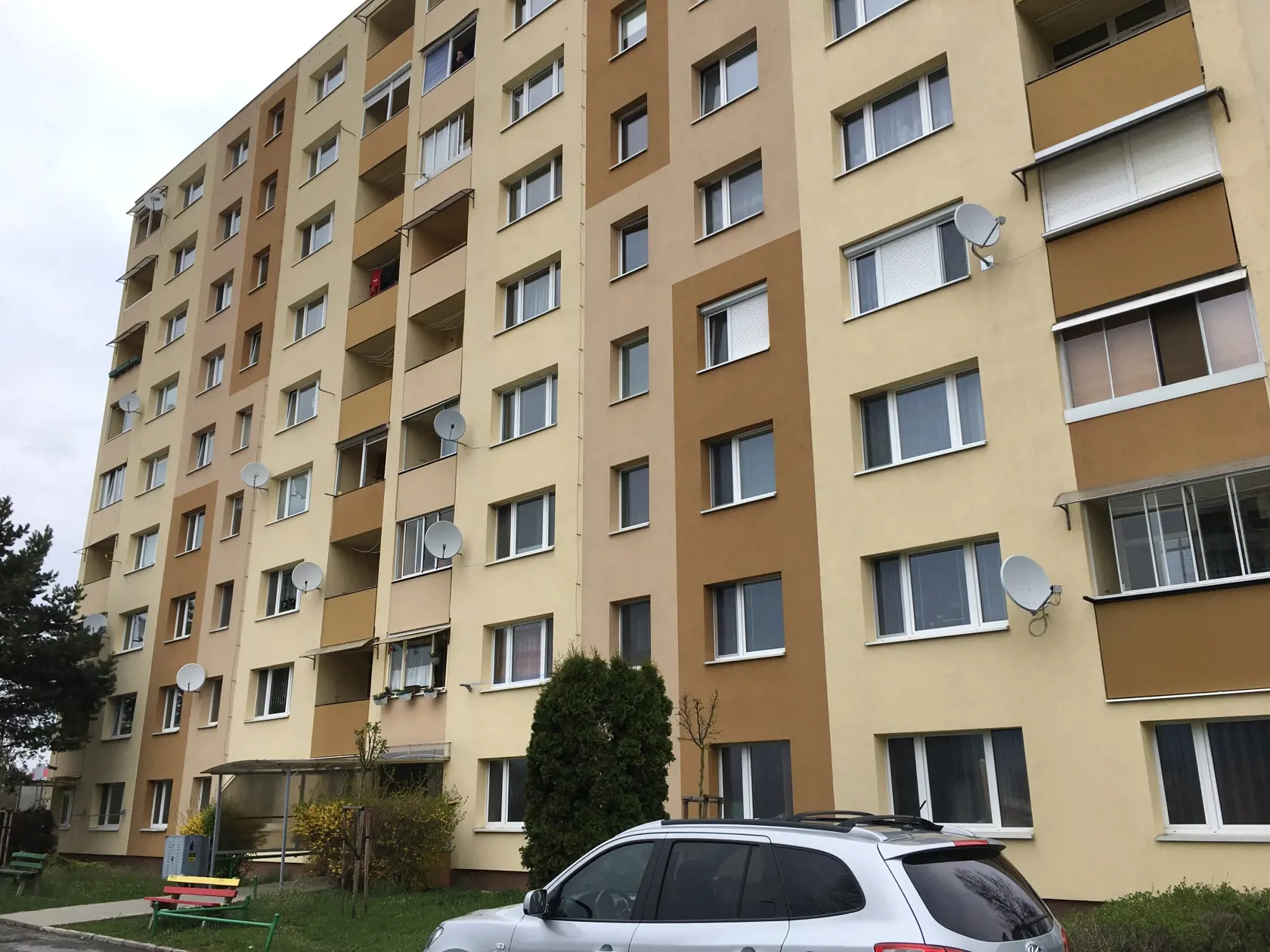 Nebohý Jozef Lazár (†77) býval so svojou manželkou v byte na Jilemnického ulici v Spišskej Novej Vsi.