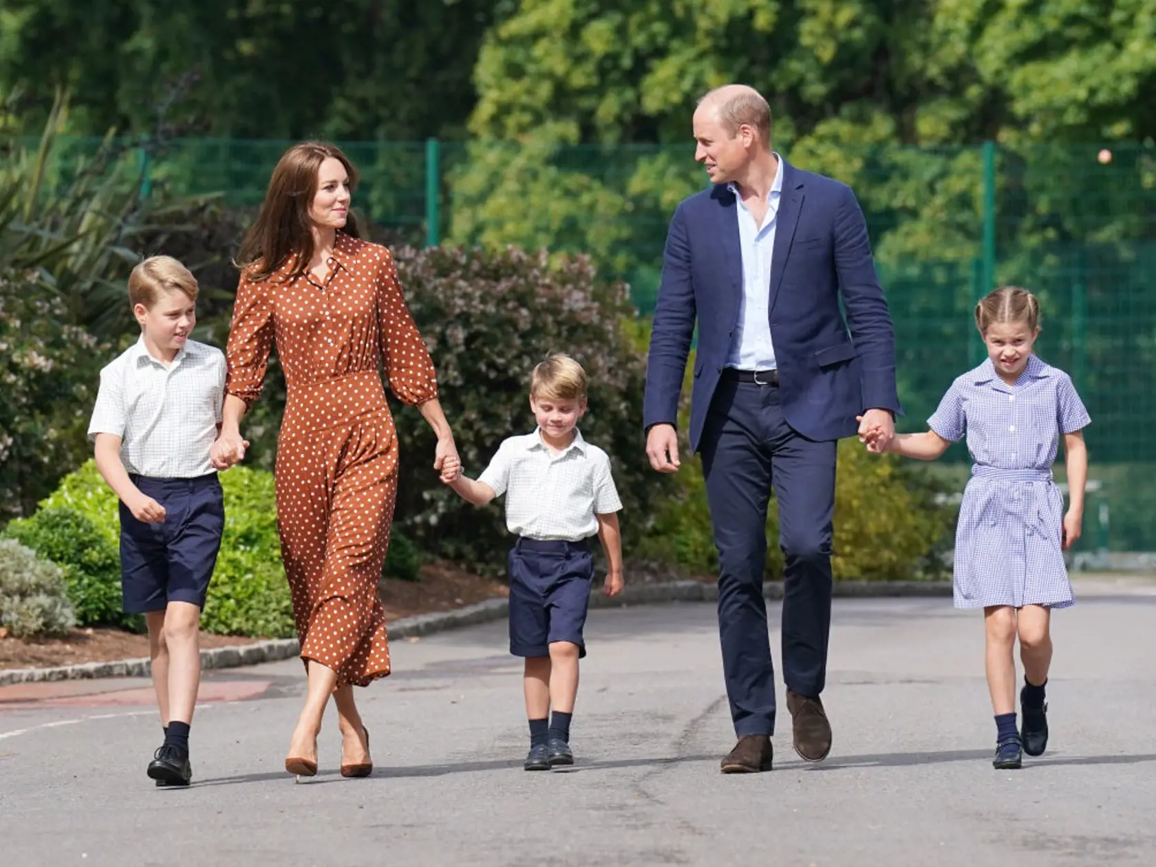 Kate a William sprevádzali deti do školy.