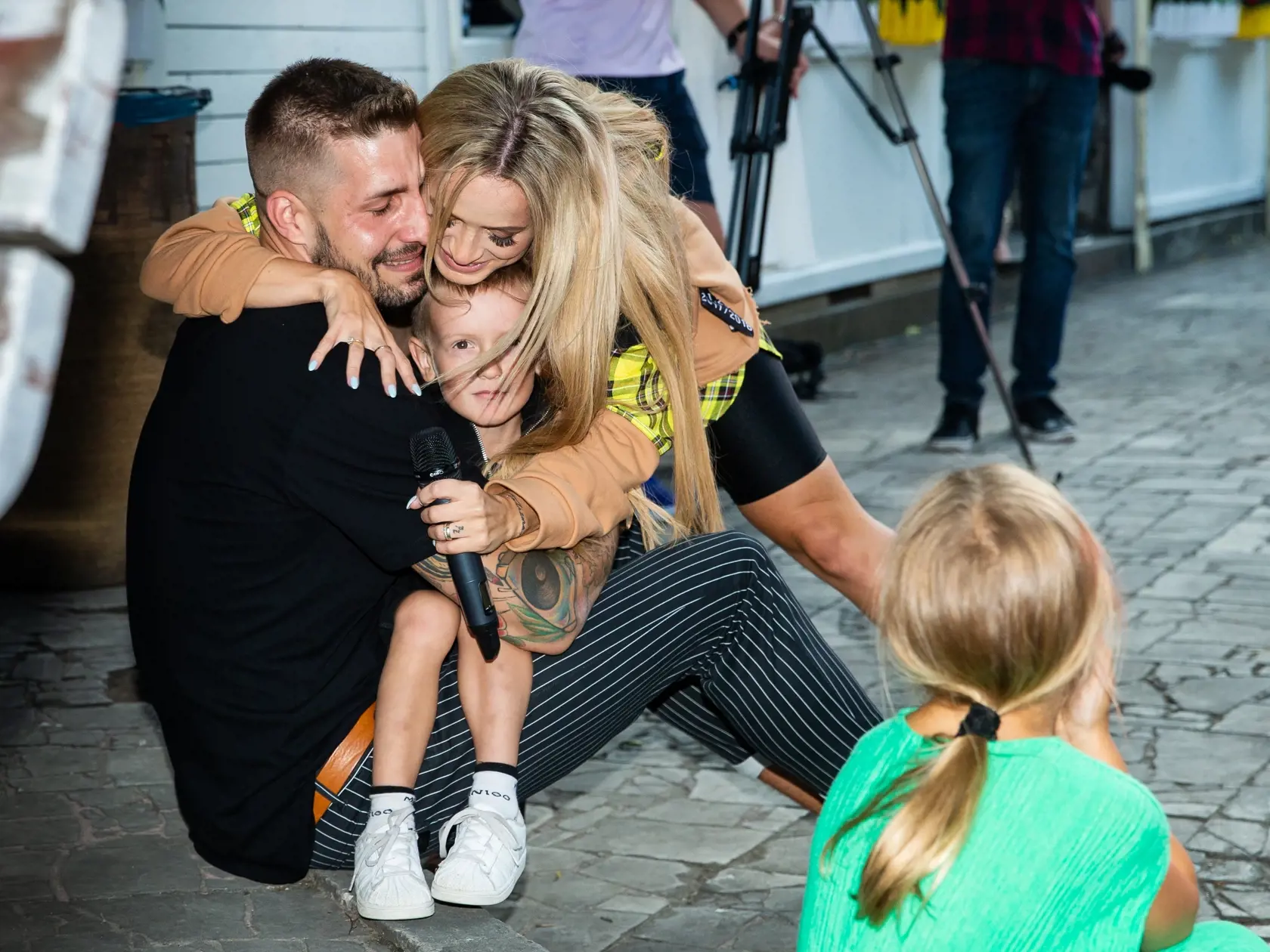 Krst nového CD Dominiky Mirgovej v jednom z bratislavských podnikov na nábreží Dunaja. Na snímke Dominika Mirgová.