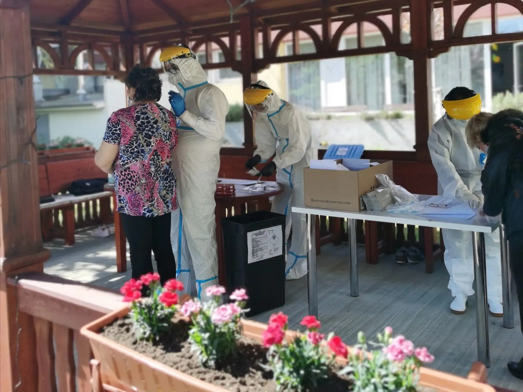 V dome seniorov preventívne testujú zamestnancov.