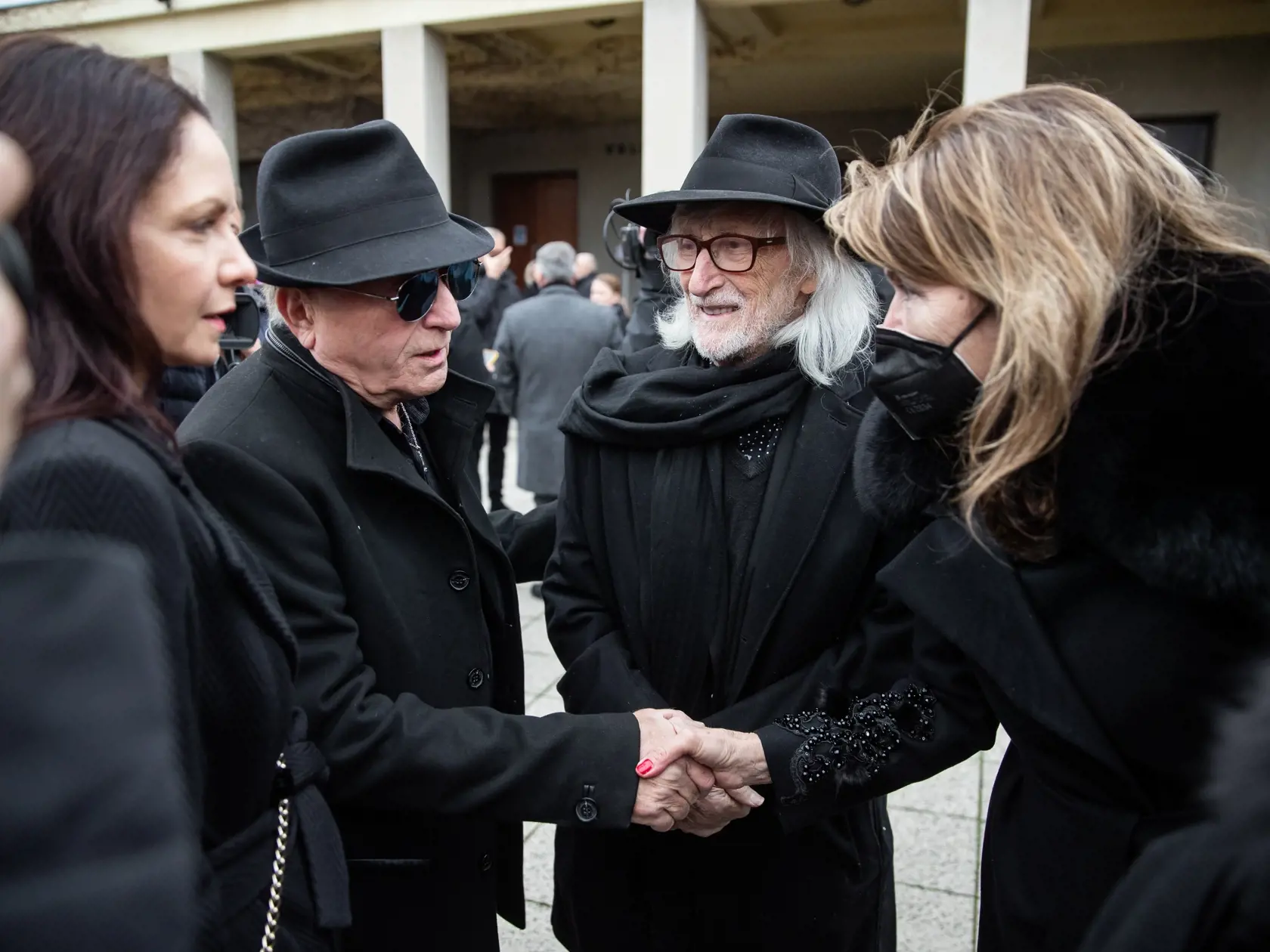 Pohreb speváka Miroslava Žbirku v pražskom krematóriu Strašnice.