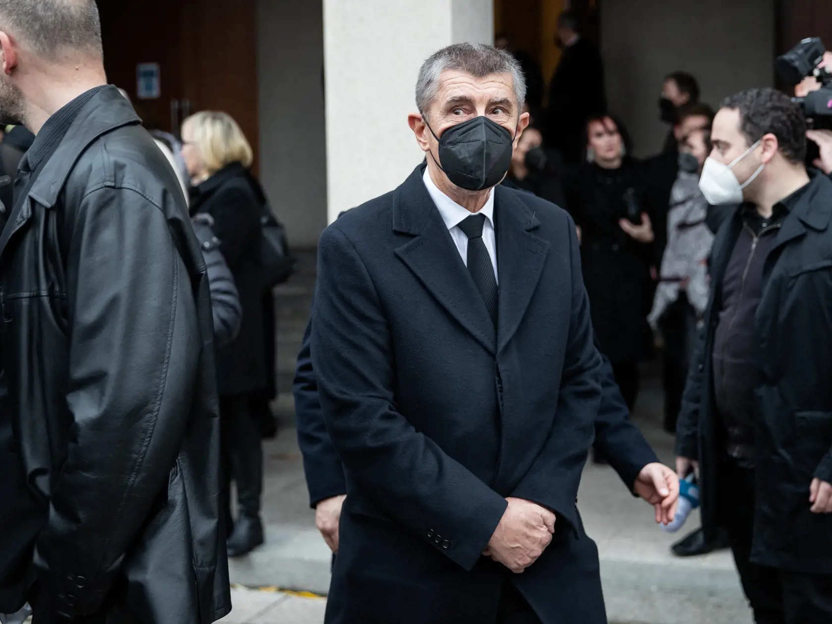 Pohreb speváka Miroslava Žbirku v pražskom krematóriu Strašnice. Na snímke Andrej Babiš.