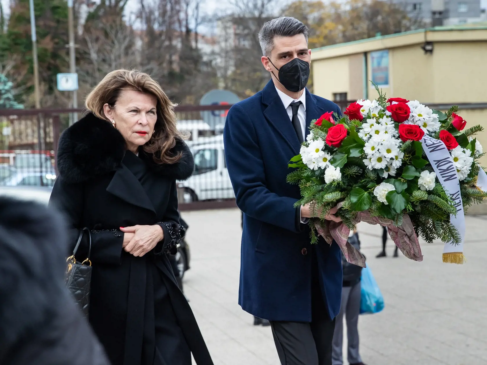 Pohreb speváka Miroslava Žbirku v pražskom krematóriu Strašnice. Na snímke Mária Reháková.