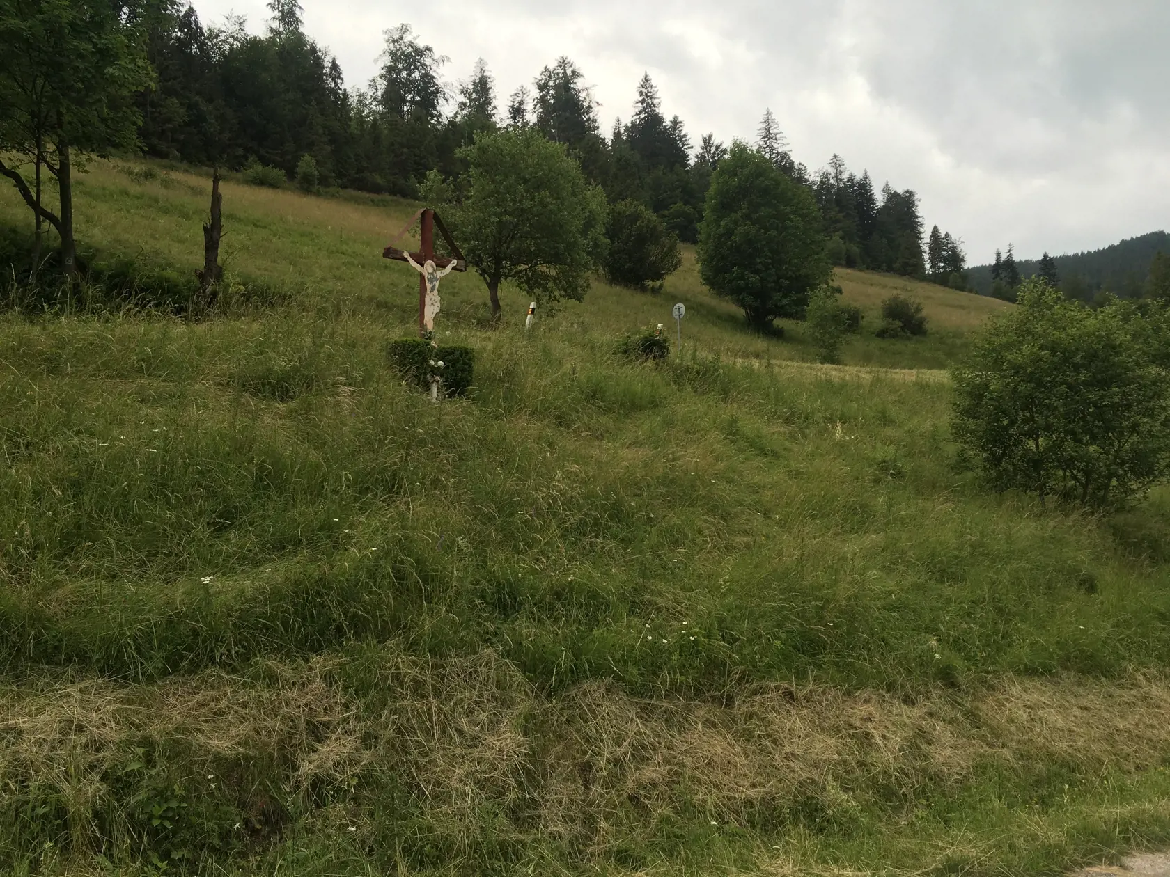 Kríž pod Pačianskym kopcom.